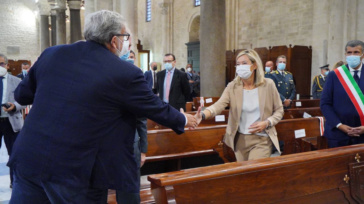 Galleria EMILIANO OGGI ALLE CELEBRAZIONI DELLA GUARDIA DI FINANZA - Diapositiva 1 di 11