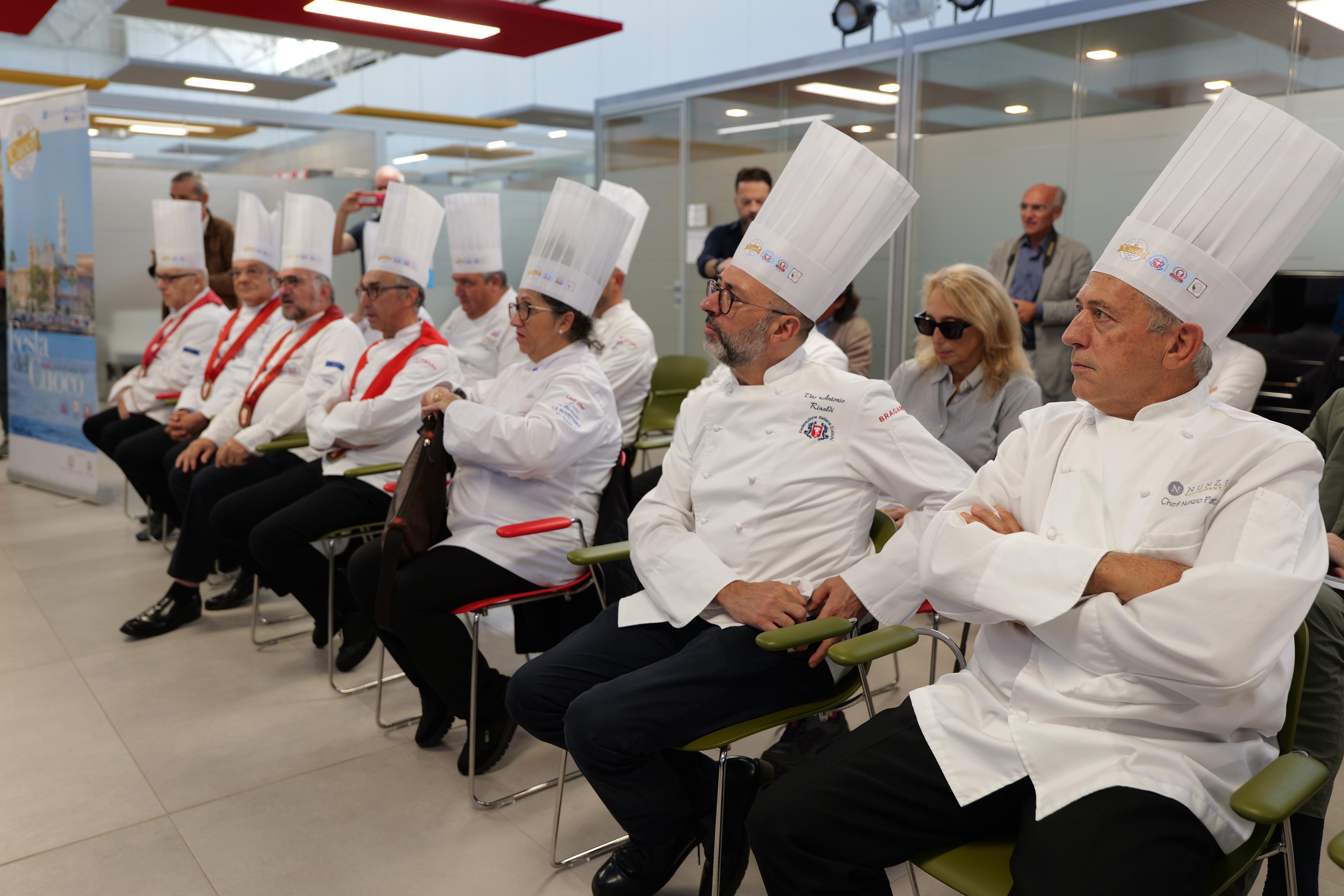 Galleria A BARI LA “FESTA NAZIONALE DEL CUOCO” UNISCE LA FILIERA DEL TURISMO - Diapositiva 11 di 16