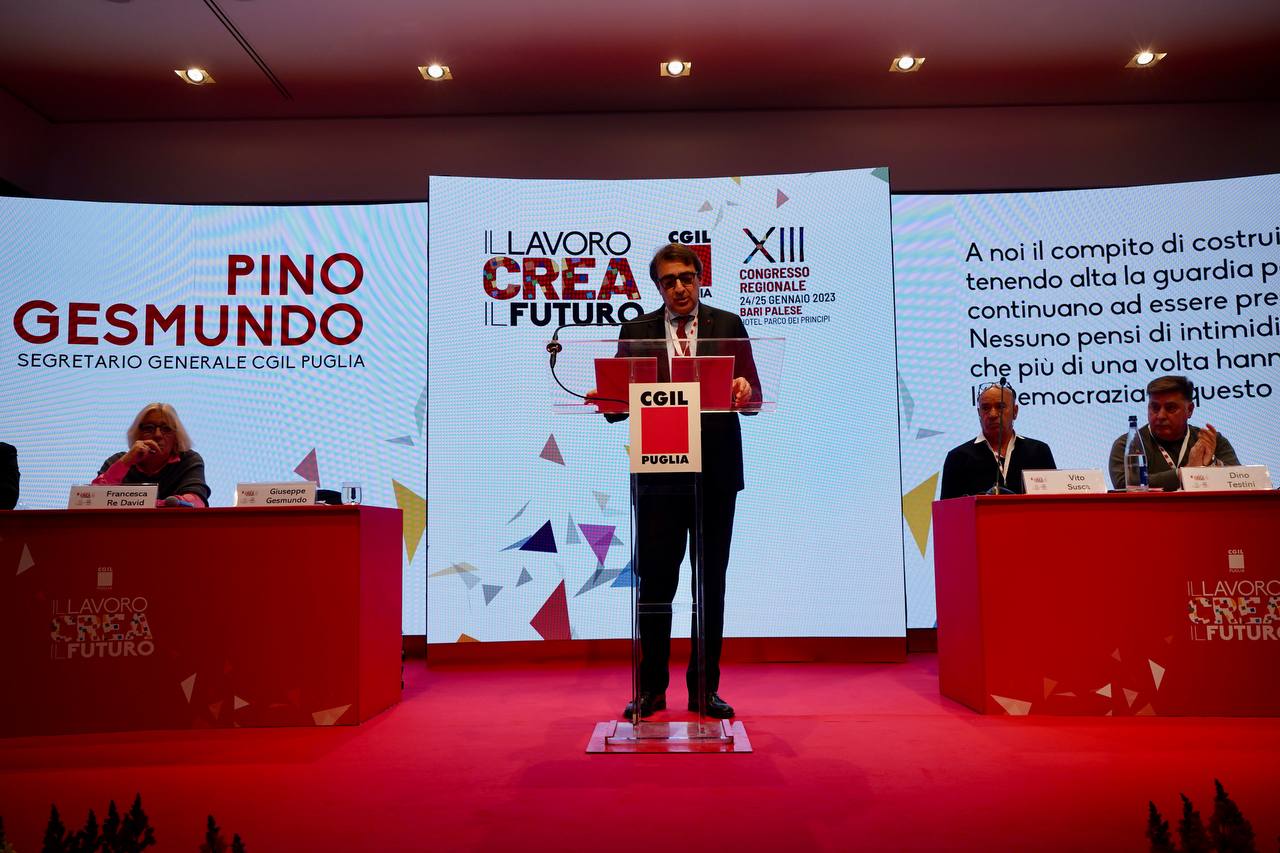 Galleria Il presidente Emiliano al XIII Congresso della Cgil Puglia - Diapositiva 3 di 9