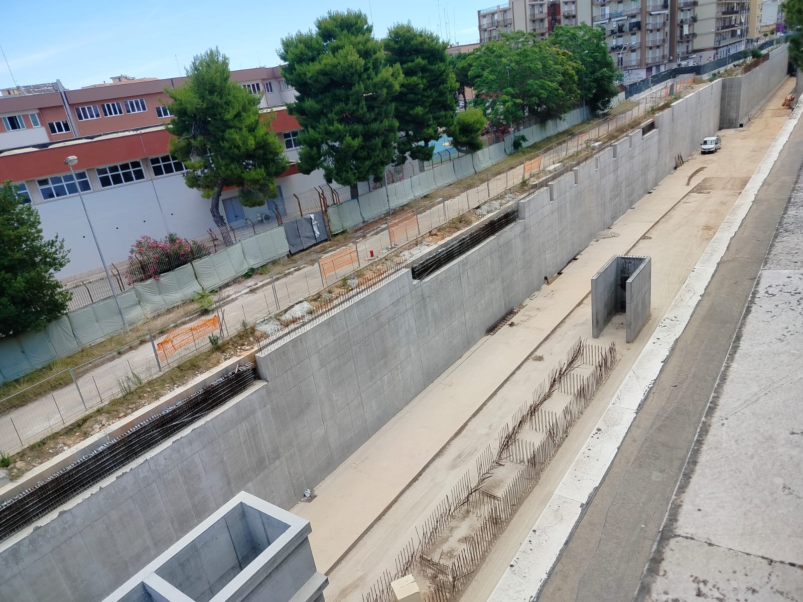Galleria Trasporti, sopralluogo dell’assessore Ciliento ad Andria sui cantieri dell’interramento della linea ferroviaria gestita da Ferrotramviaria - Diapositiva 3 di 6