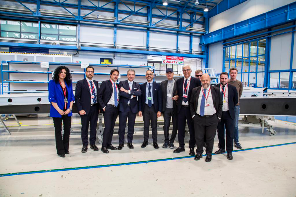 Galleria Vicepresidente Piemontese visita stabilimento Leonardo di Foggia - Diapositiva 2 di 4