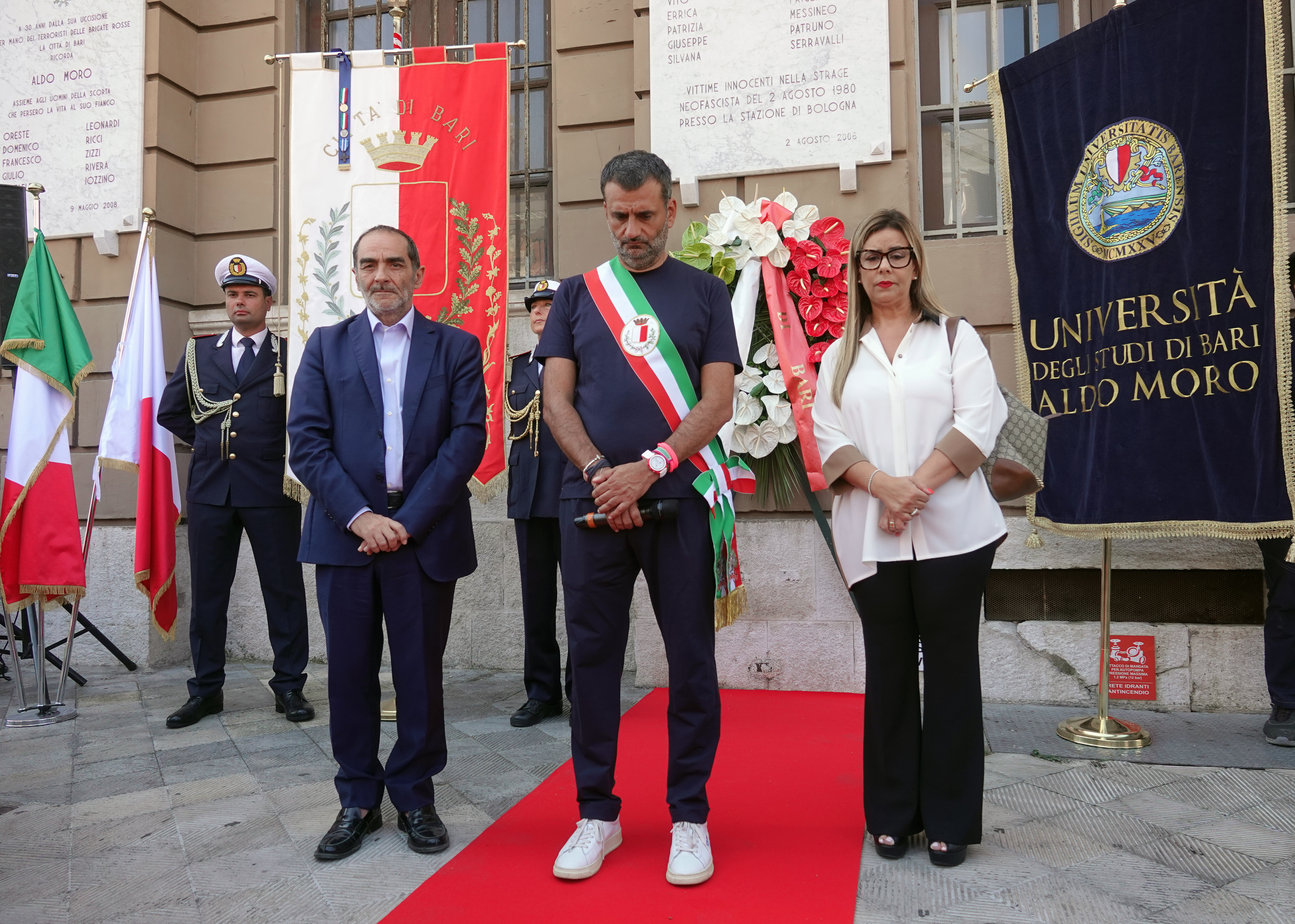 Galleria La Puglia ricorda la strage neofascista del 2 agosto 1980 a Bologna - Diapositiva 2 di 3