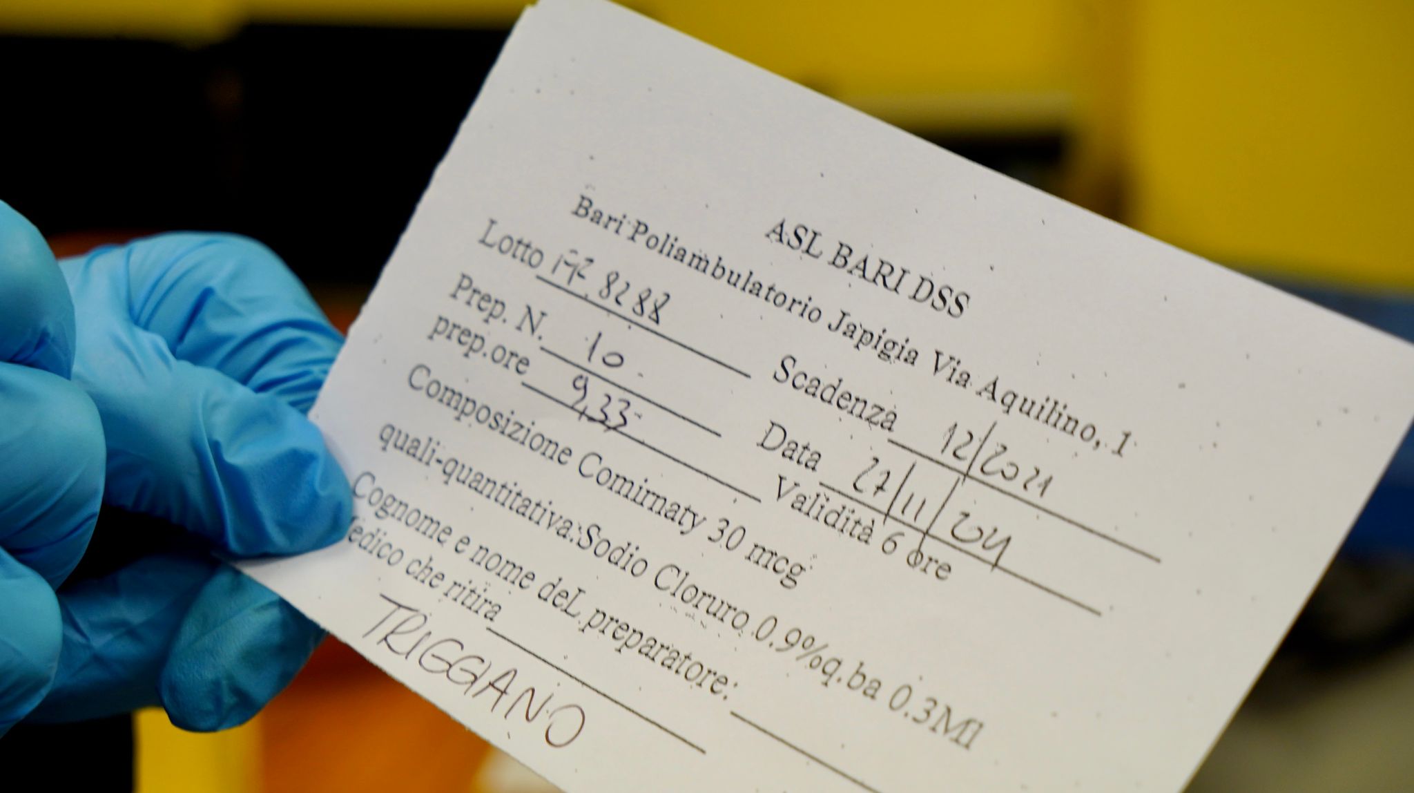 Galleria VACCINI ANTICOVID, PUGLIESI OVER 18 POTRANNO RICEVERE LA TERZA DOSE DAL 1 DICEMBRE - Diapositiva 1 di 10