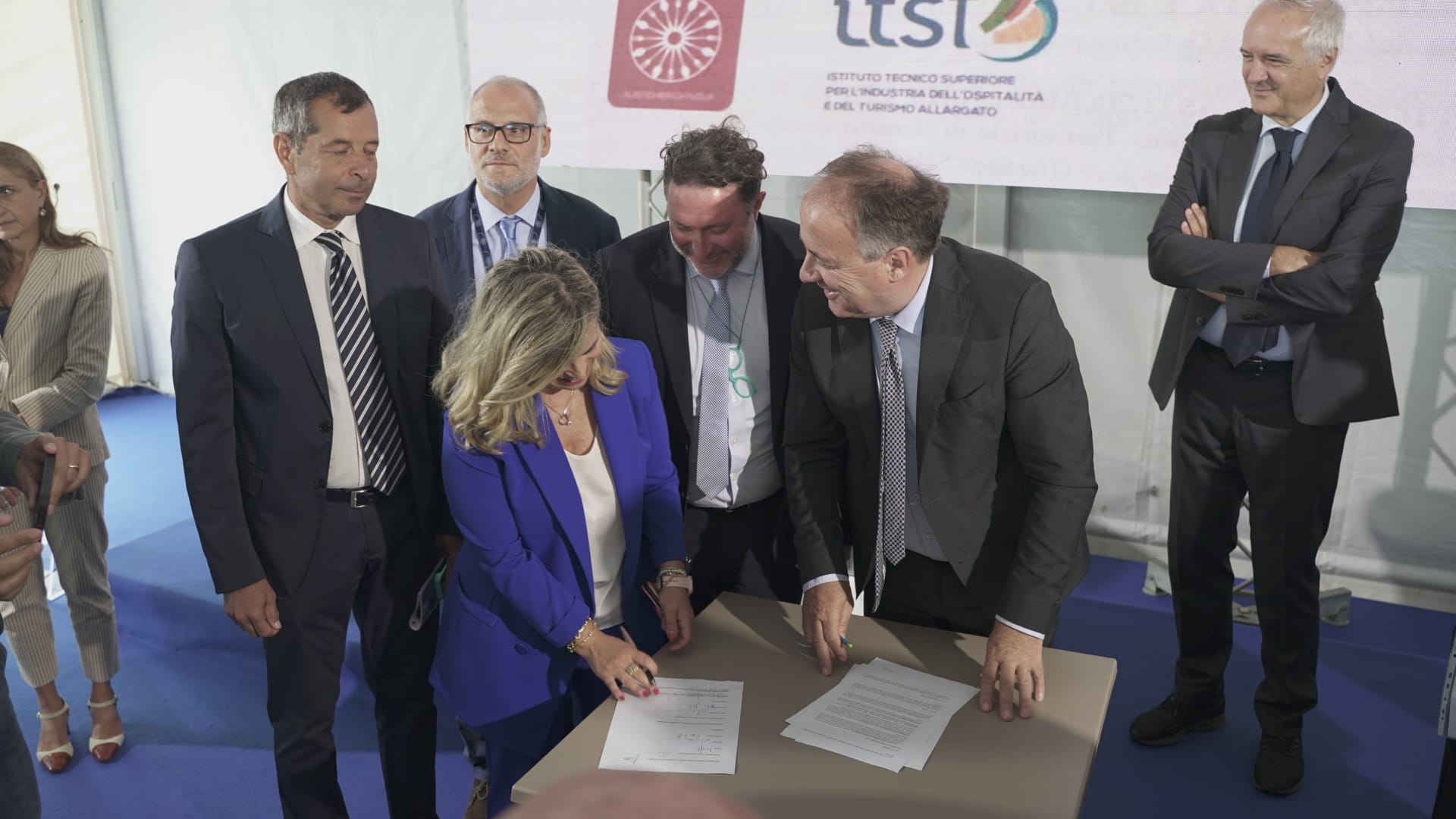 Galleria Leo: firmato protocollo di intesa per network delle professioni e della cultura del mare di Puglia - Diapositiva 3 di 4