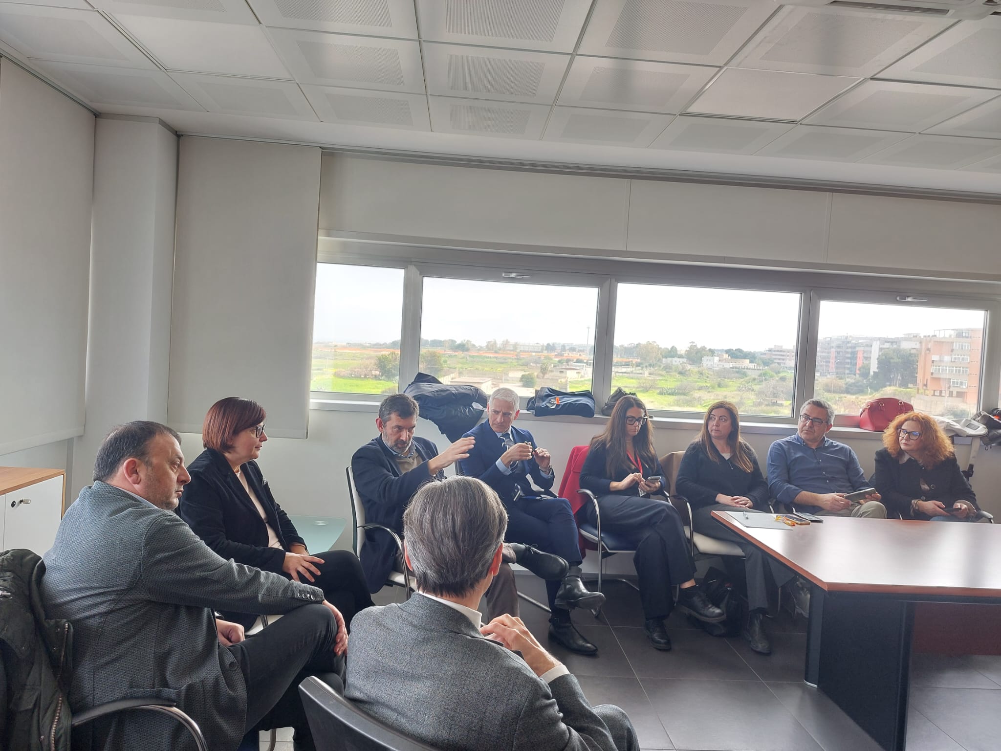 Galleria Trasporti, nuovo incontro dell’assessore Ciliento sui collegamenti Barletta-Spinazzola: “Lavoreremo con i sindaci e il Gruppo FS per riattivare la linea ferroviaria fino a Spinazzola e ottimizzare e velocizzare i collegamenti su gomma” - Diapositiva 3 di 3