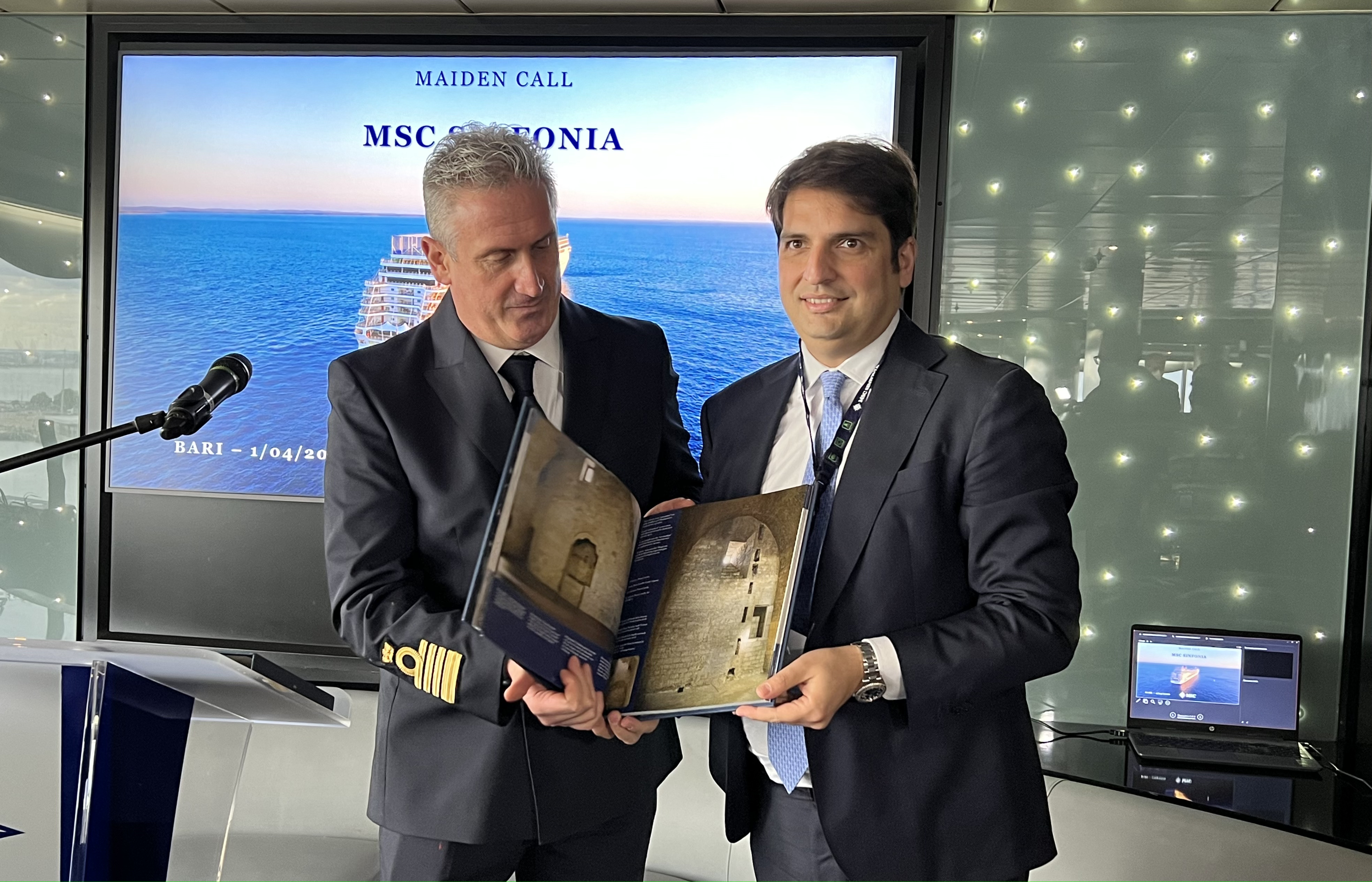 Galleria Lopane alla cerimonia di benvenuto della MSC Sinfonia al Porto di Bari - Diapositiva 5 di 5