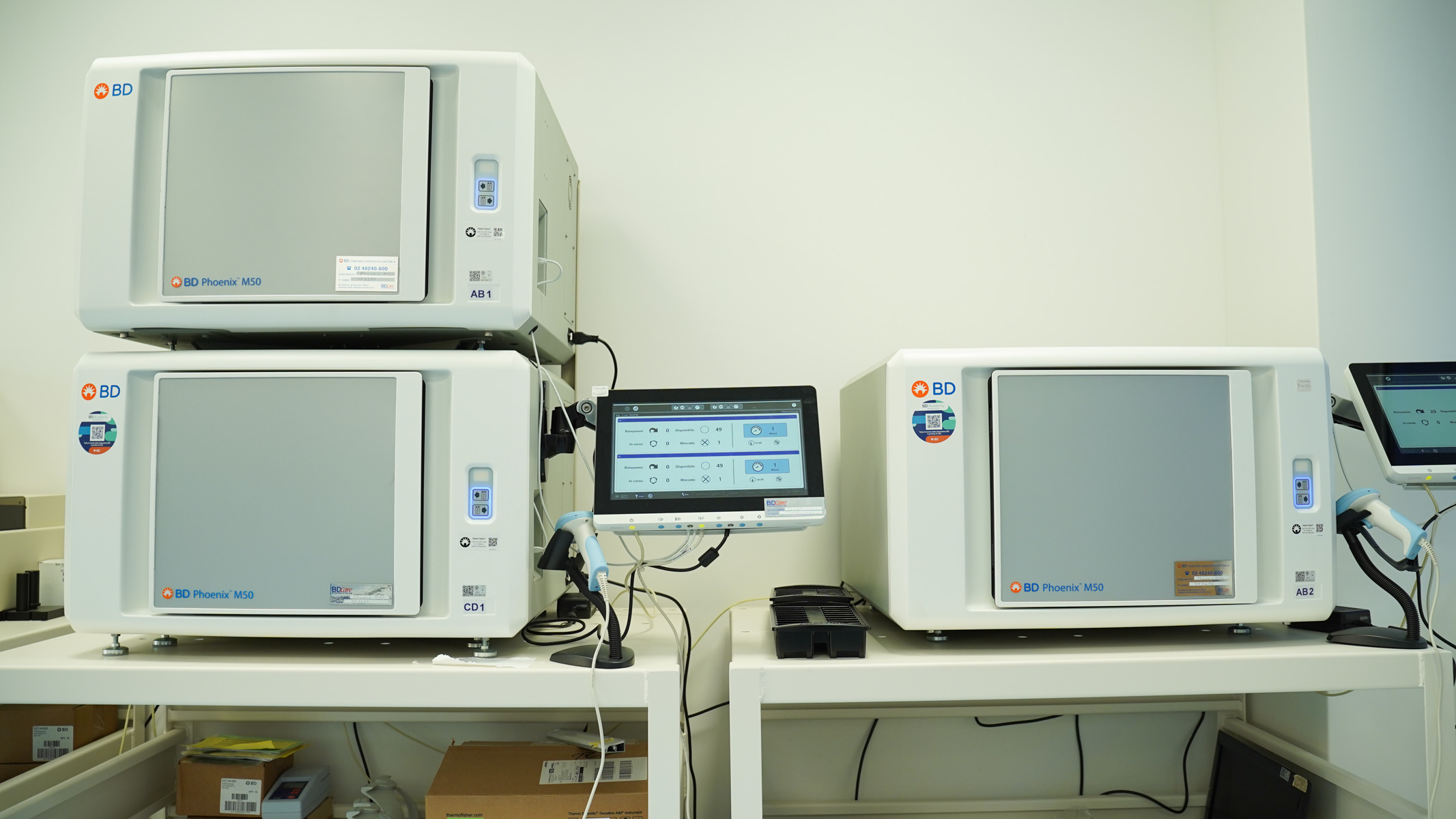 Galleria Nuovo laboratorio di Microbiologia provinciale della ASL all'ospedale Di Venere - Diapositiva 3 di 21