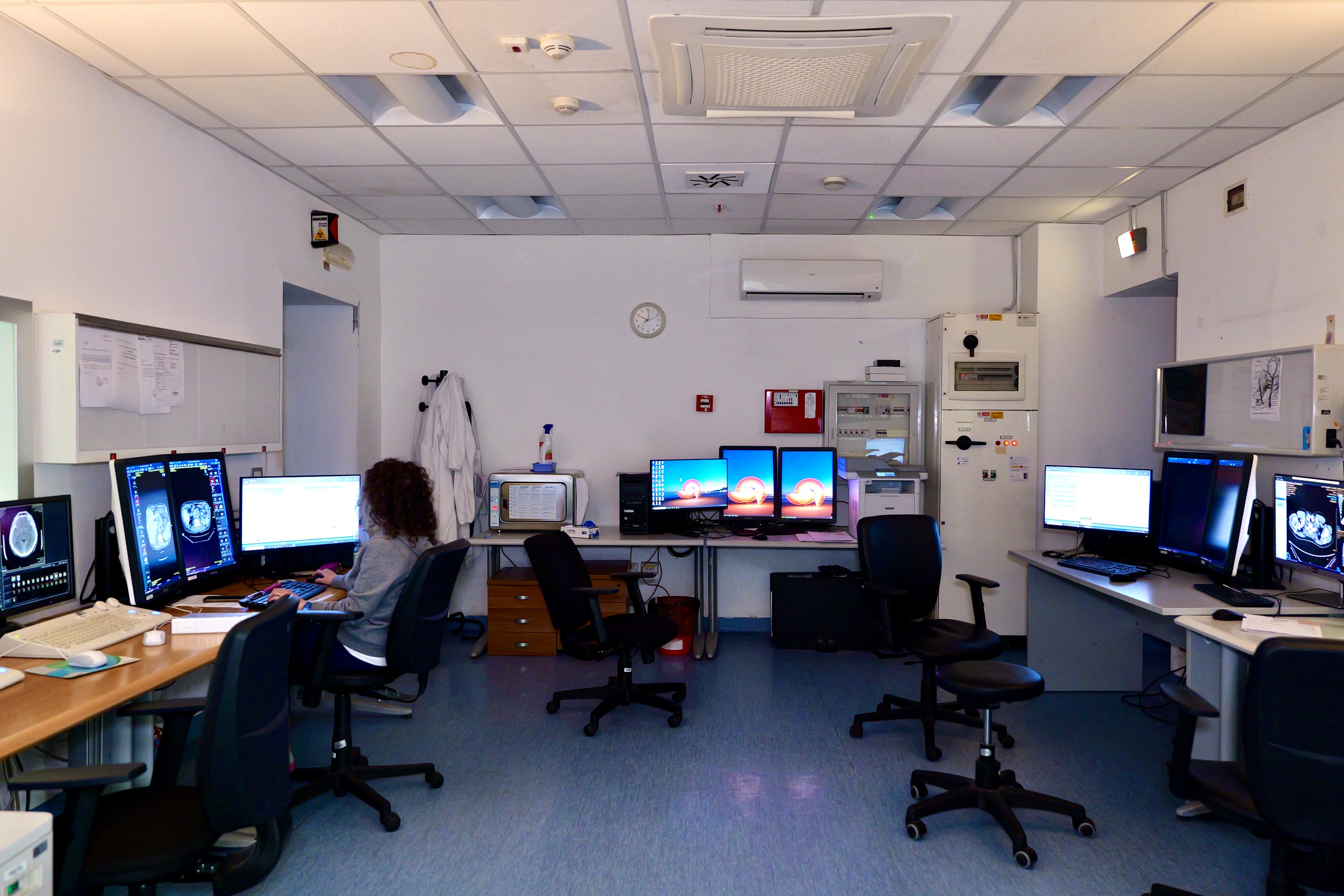 Galleria Ospedale Di Venere, attivate risonanza magnetica e nuova piastra ambulatoriale di Otorinolaringoiatria - Diapositiva 2 di 17