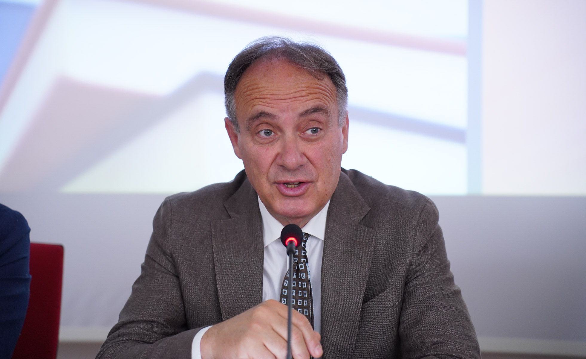 Galleria L’assessore Leo “Il presente e il futuro del diritto allo studio per una Puglia Regione Universitaria” - Diapositiva 8 di 13