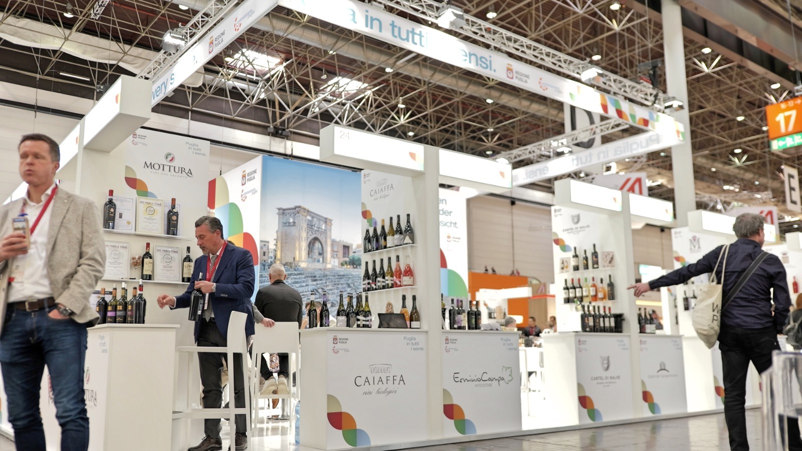 Galleria La Puglia dei vini al ProWein 2024 di Düsseldorf - Diapositiva 1 di 6
