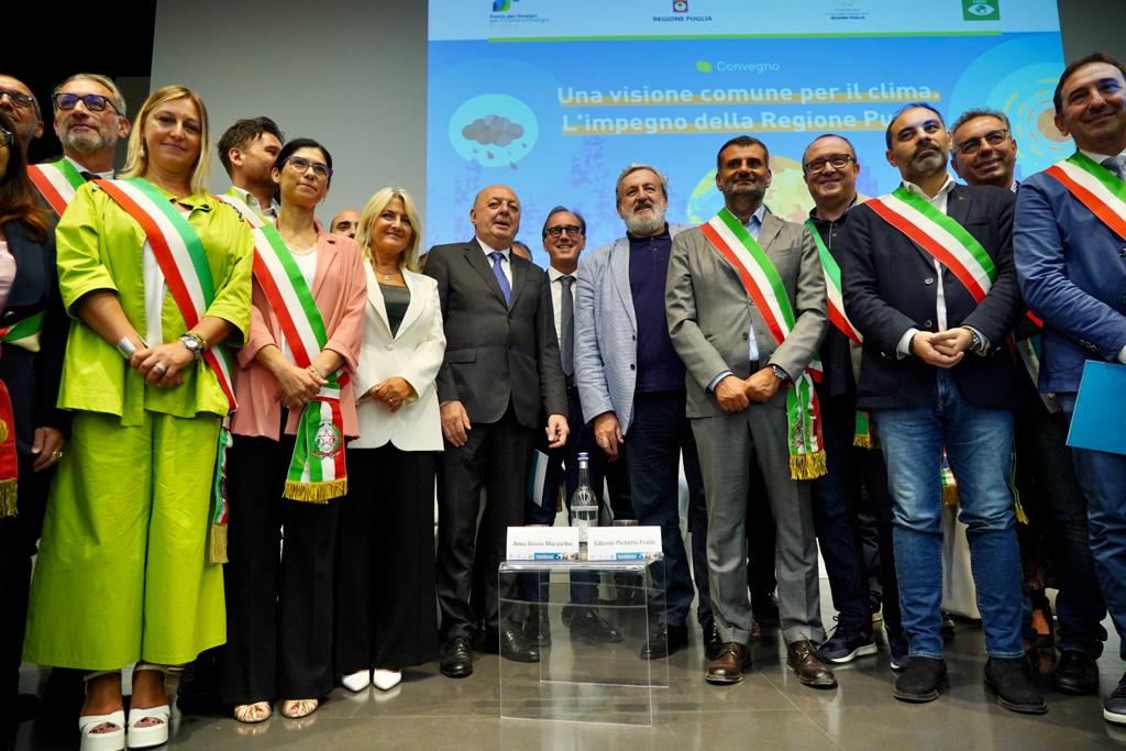 Galleria FdL 2023. Il ministro dell’Ambiente Pichetto Fratin e il presidente della Regione Puglia Emiliano al convegno sul cambiamento climatico - Diapositiva 2 di 17