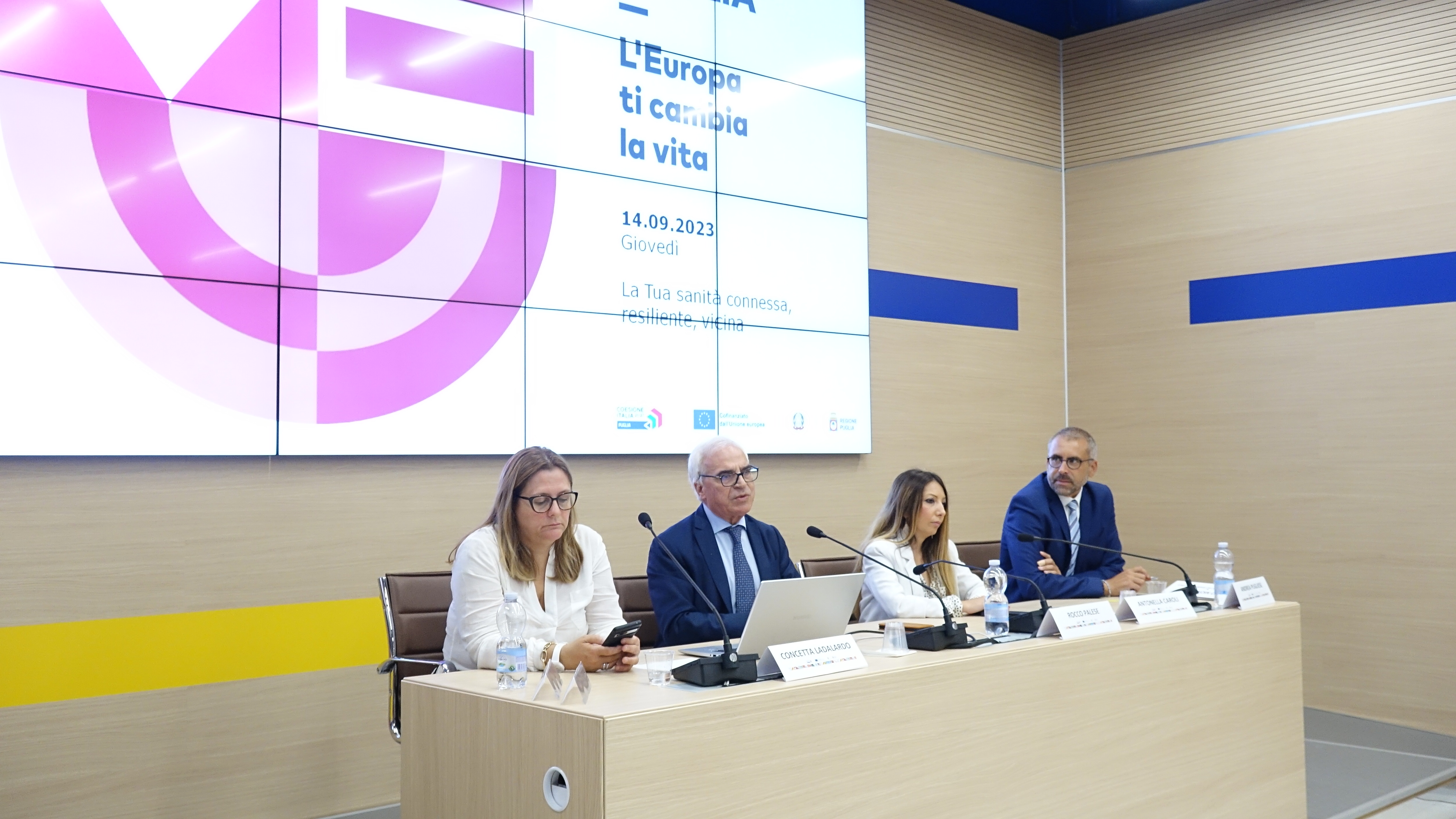 Galleria Emiliano e Palese oggi in Fiera al convegno 'la Tua sanità: connessa, resiliente, vicina.' - Diapositiva 2 di 5