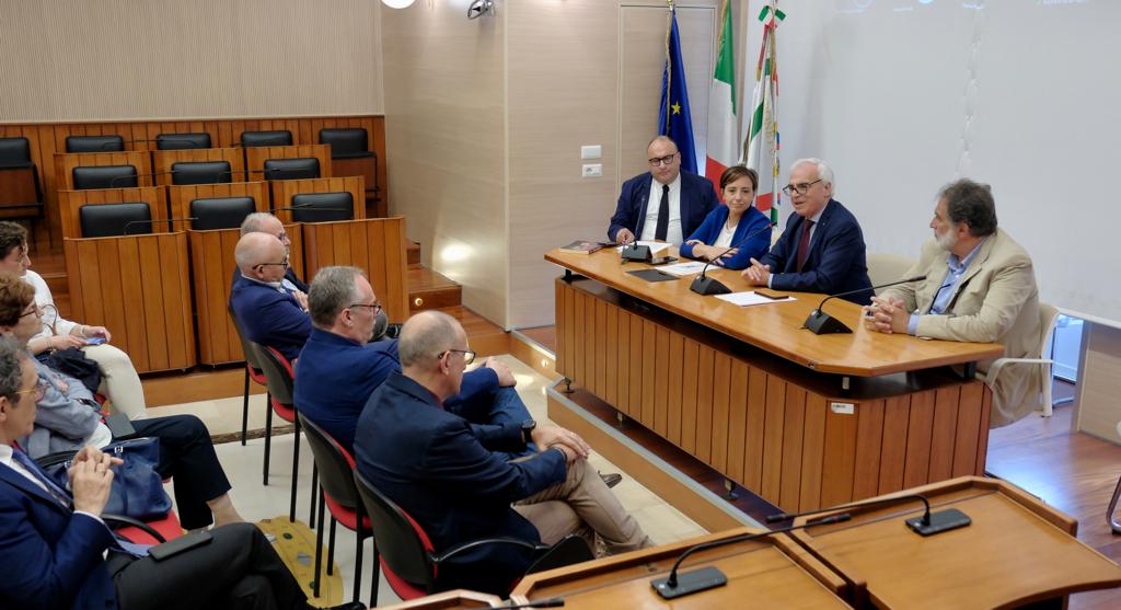 Galleria Dalla collaborazione tra Regione Puglia, Medici con l’Africa Cuamm e Università di Bari nasce un modello efficiente di accoglienza e servizi sanitari per i migranti - Diapositiva 6 di 11