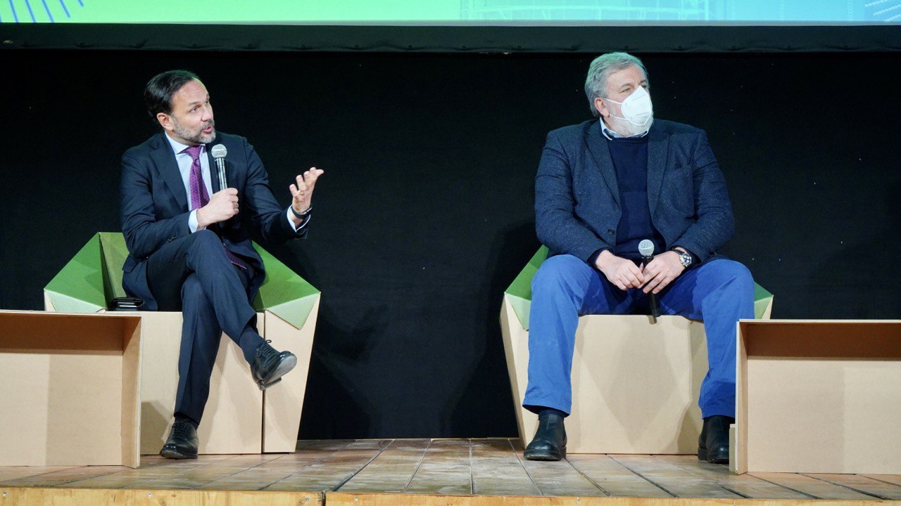 Galleria Inaugurato a Modugno il primo impianto in Puglia che produce biogas dai rifiuti. Emiliano: “Con questo impianto trasformiamo una minaccia in energia” - Diapositiva 2 di 15