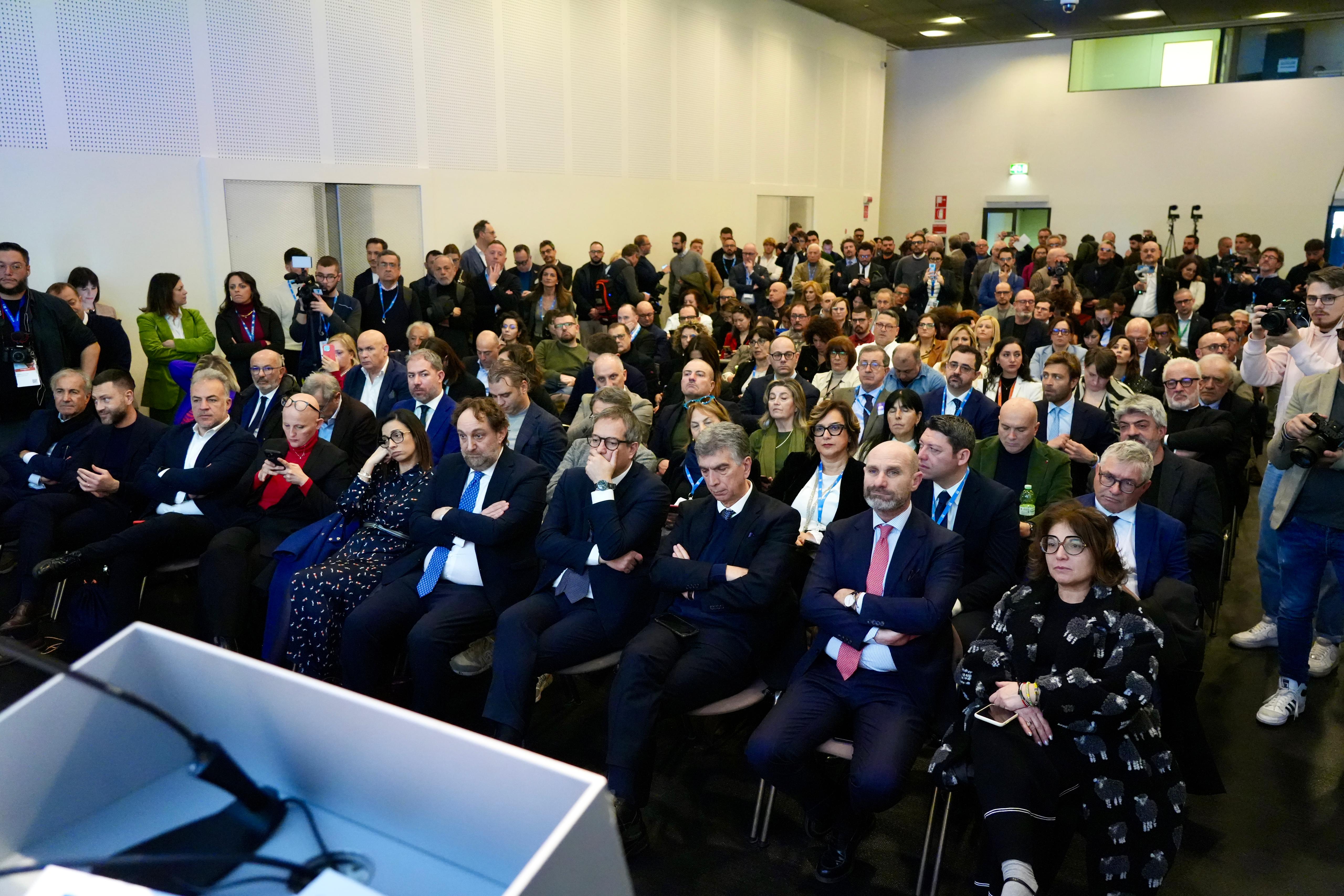 Galleria “La Puglia nel 2023 supera 16 milioni di presenze turistiche: +4% sul 2022” - Diapositiva 3 di 12