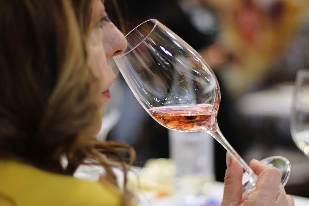 Galleria Taglio del nastro della Puglia al Vinitaly 2023, Pentassuglia: “Manteniamo alto il livello del nostro settore vitivinicolo, specialmente sui mercati internazionali” - Diapositiva 11 di 13