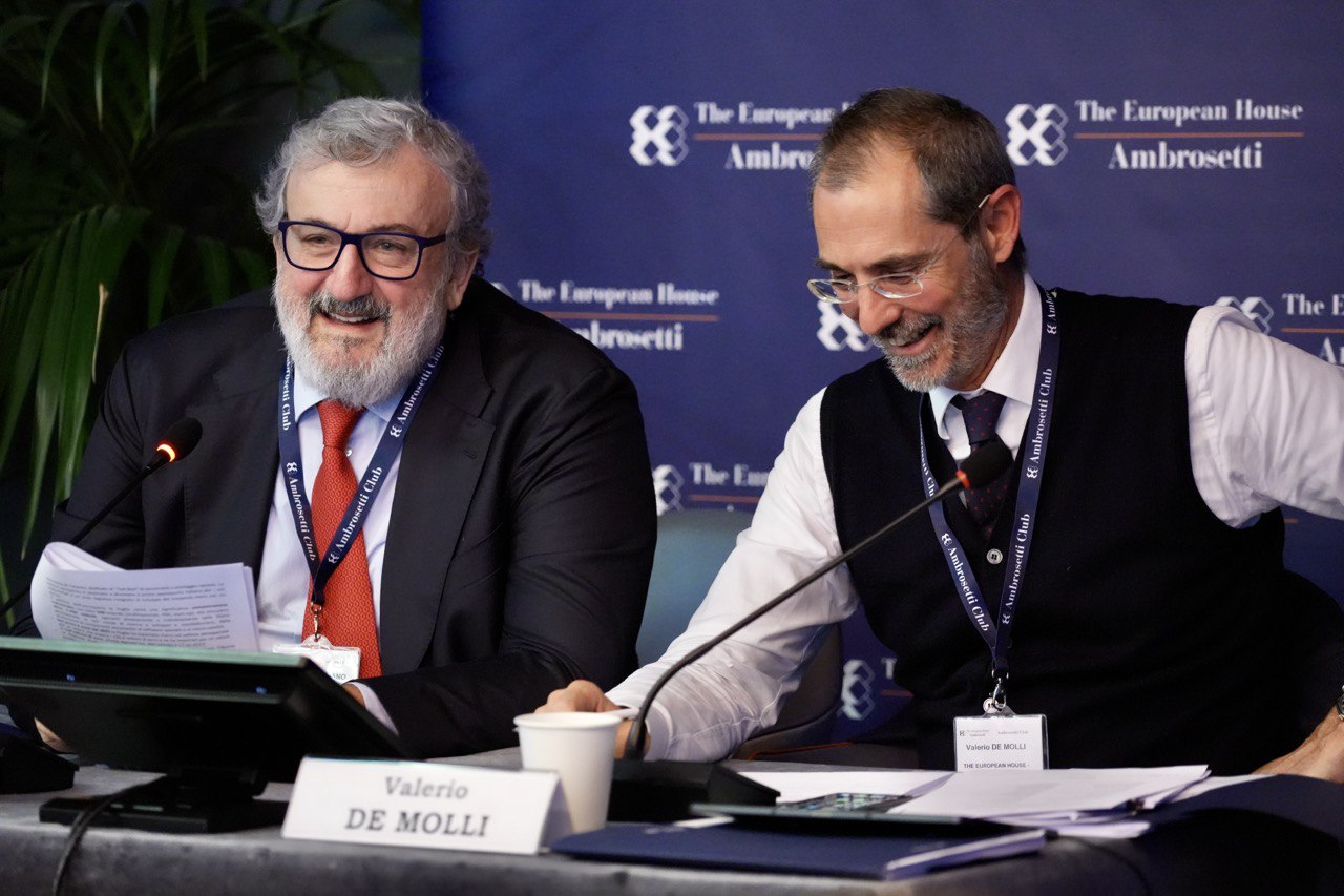 Galleria EMILIANO AL ROADSHOW TERRITORIALE DI THE EUROPEAN HOUSE - AMBROSETTI IN VISTA DELLA SECONDA EDIZIONE DI “VERSO SUD” - Diapositiva 5 di 6