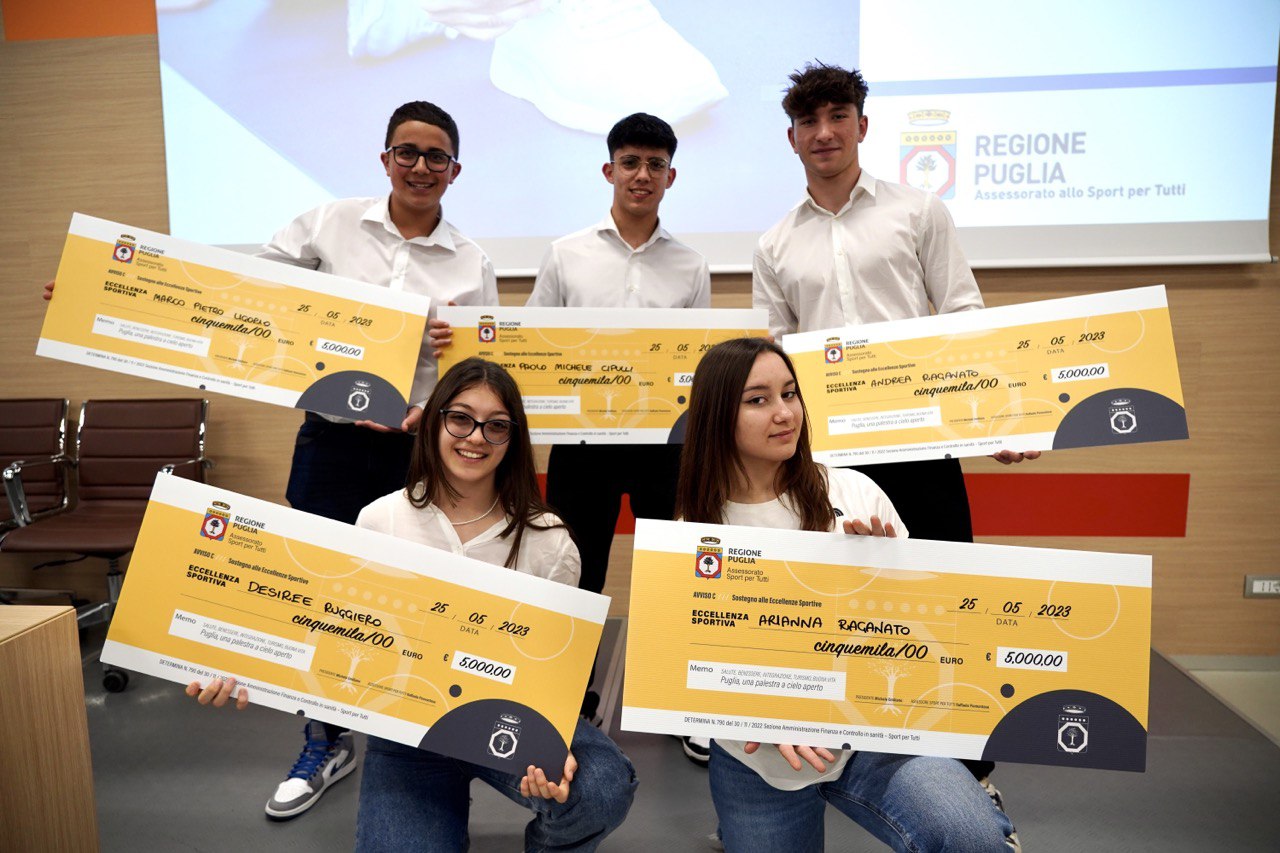 Galleria Emiliano e Piemontese alla Giornata dello Sport per Tutti. La Puglia si candida a Regione europea dello Sport 2026. Premiate 68 eccellenze sportive e presentato il Programma operativo sport 2023 - Diapositiva 9 di 14