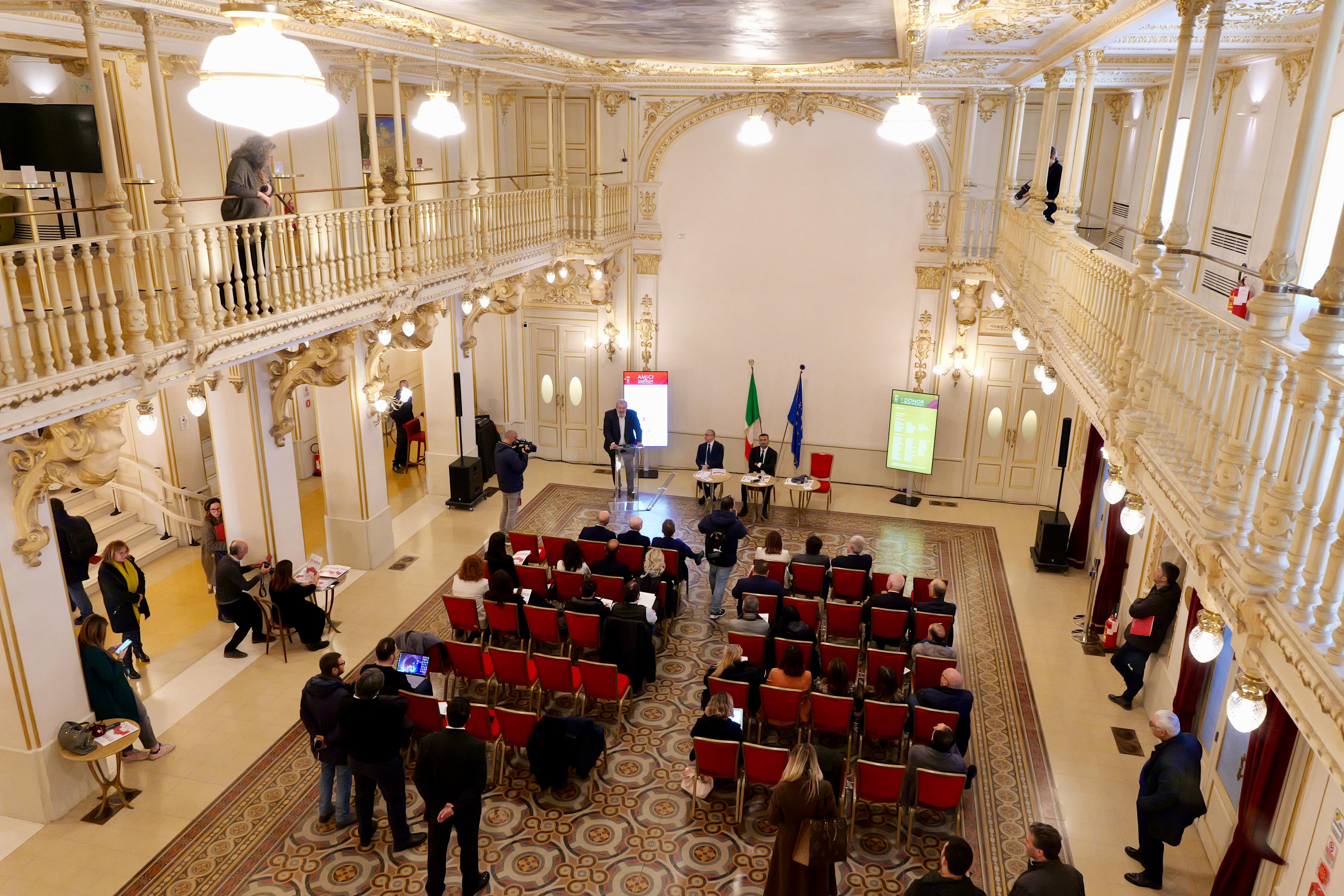 Galleria PRESENTAZIONE DI “TUTTI ALL’OPERA”, L’INIZIATIVA A SOSTEGNO DELLA RACCOLTA FONDI DA PRIVATI PER LE ATTIVITÀ ARTISTICO-CULTURALI DELLA FONDAZIONE PETRUZZELLI - Diapositiva 4 di 7