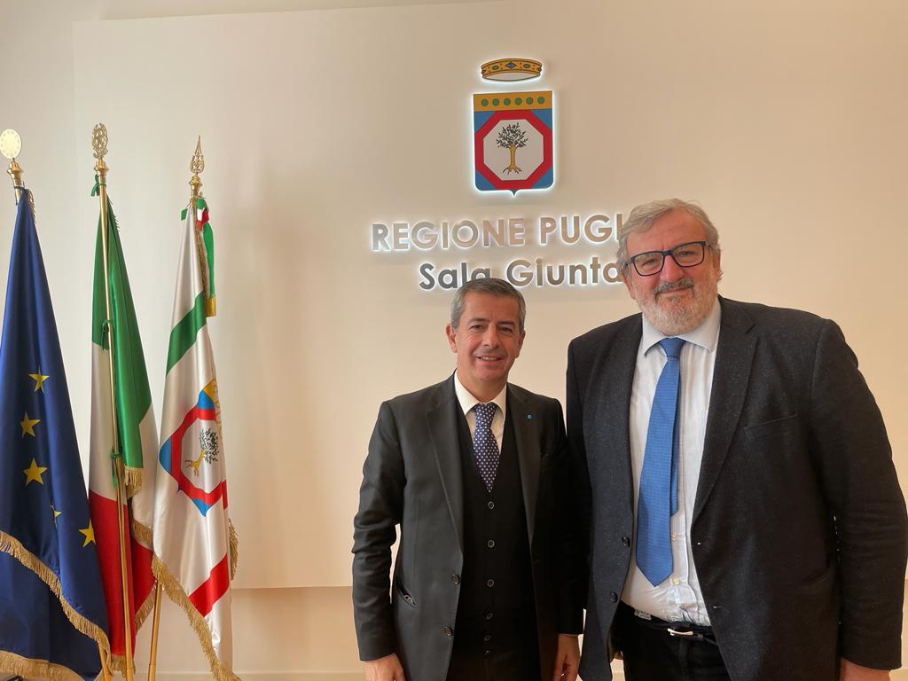 Galleria FINANZIARIA NAZIONALE: EMILIANO INCONTRA DELEGAZIONE UIL PUGLIA - Diapositiva 5 di 6