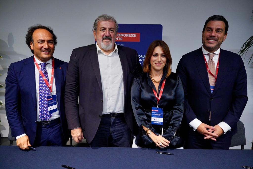 Galleria FDL 2023. “SEF - Sud Export Forum”, FIRMATO PROTOCOLLO D'INTESA TRA REGIONE PUGLIA, NUOVA FIERA DEL LEVANTE, FORUM ITALIANO DELL’EXPORT E CAMERA DI COMMERCIO DI BARI - Diapositiva 3 di 15