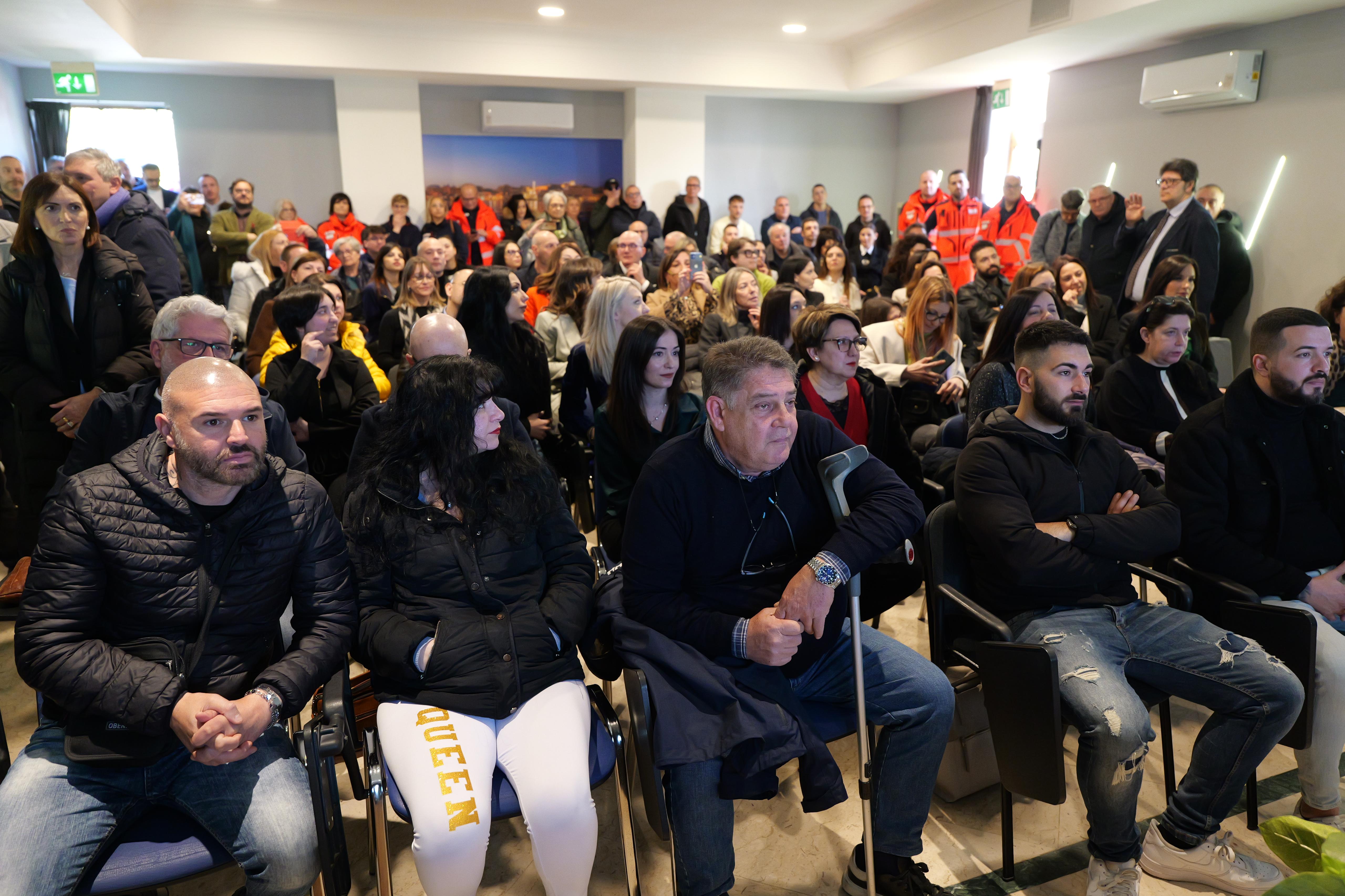 Galleria ASL BRINDISI, EMILIANO A FIRMA CONTRATTI SANITASERVICE E ALL’OSPEDALE PERRINO PER NUOVI APPARECCHI DI MEDICINA NUCLEARE E RADIOTERAPIA - Diapositiva 12 di 22