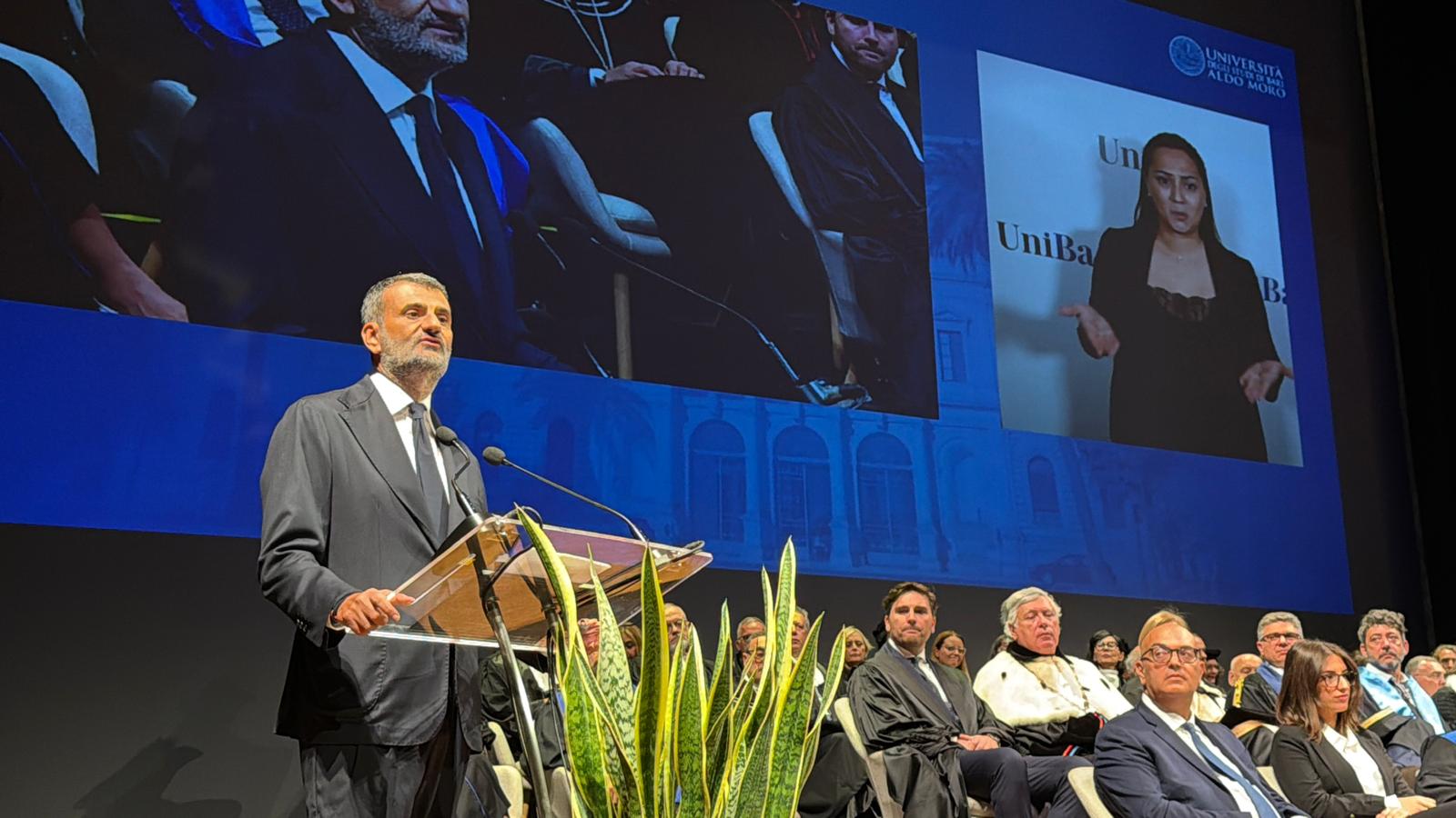 Galleria Inaugurazione anno accademico Università di Bari, il presidente Decaro: “Università protagonista della costruzione della Puglia del futuro” - Diapositiva 2 di 4