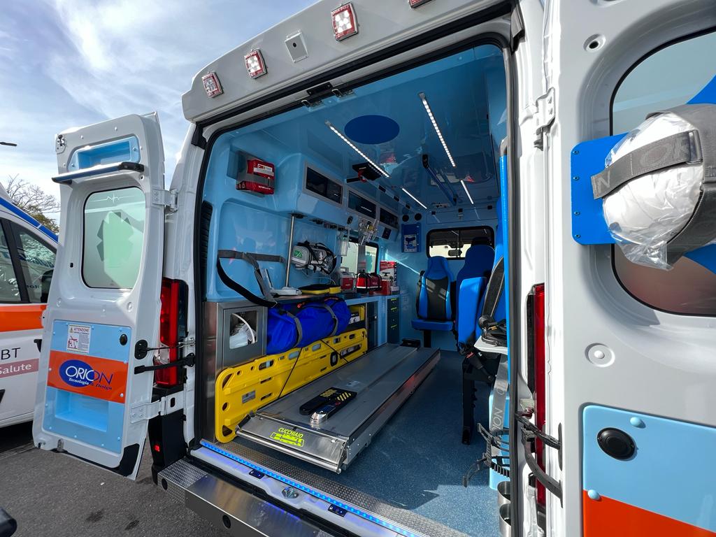 Galleria INTERNALIZZAZIONE 118 ASL BT: IL PRESIDENTE EMILIANO OGGI ALLA FIRMA DEL CONTRATTO SANITASERVICE DI 198 AUTISTI E AUTISTI SOCCORRITORI - Diapositiva 6 di 9