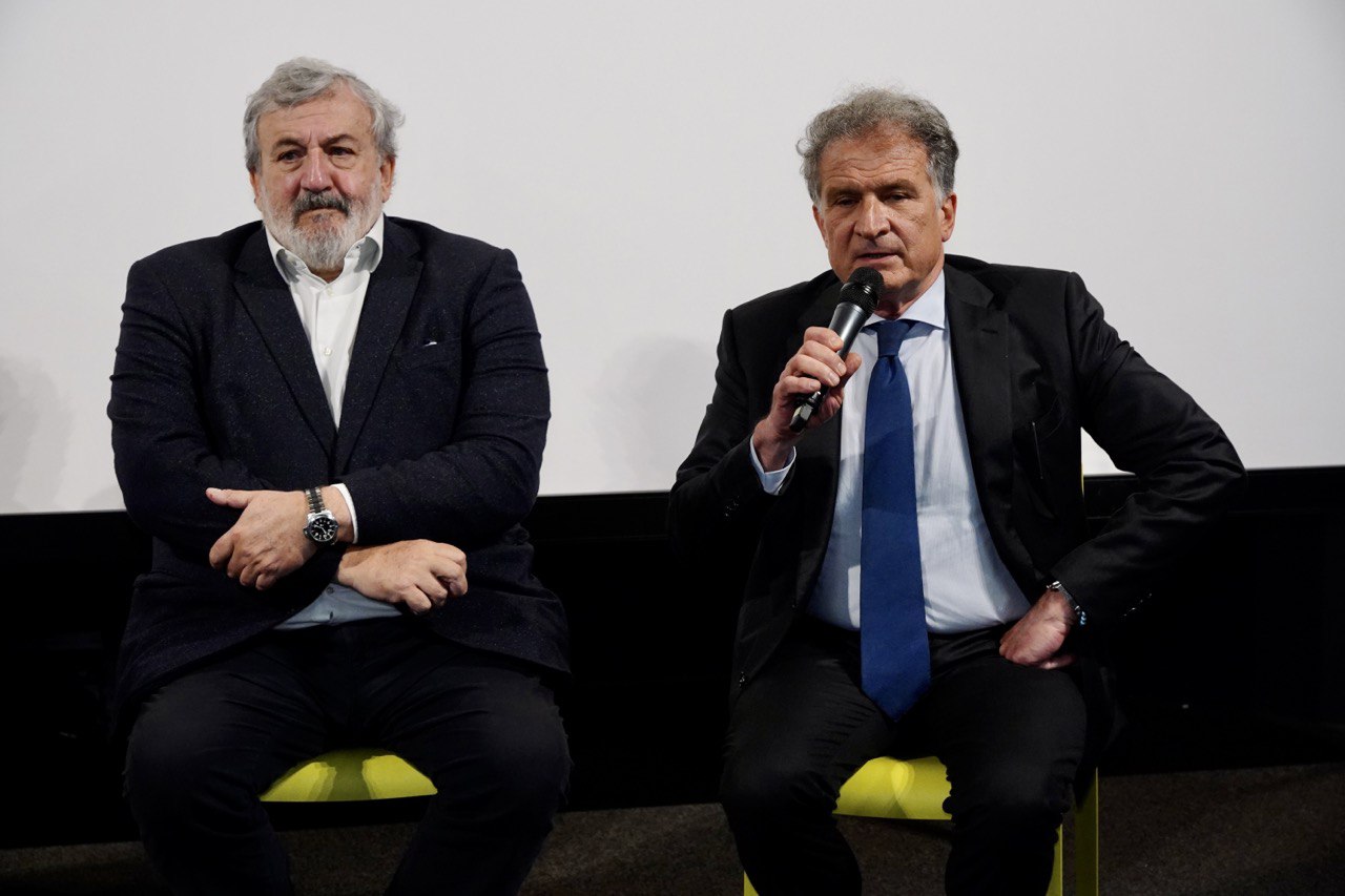 Galleria EMILIANO ALL’ANTEPRIMA DEL DOCUFILM “LA MAFIA HA PAURA - STORIA DI UN SUD CHE PUÒ VINCERE”: “PER COSTRUIRE L’ANTIMAFIA SOCIALE SERVE MANTENERE LA MEMORIA, STUDIARE E DIFENDERSI TUTTI INSIEME” - Diapositiva 3 di 7