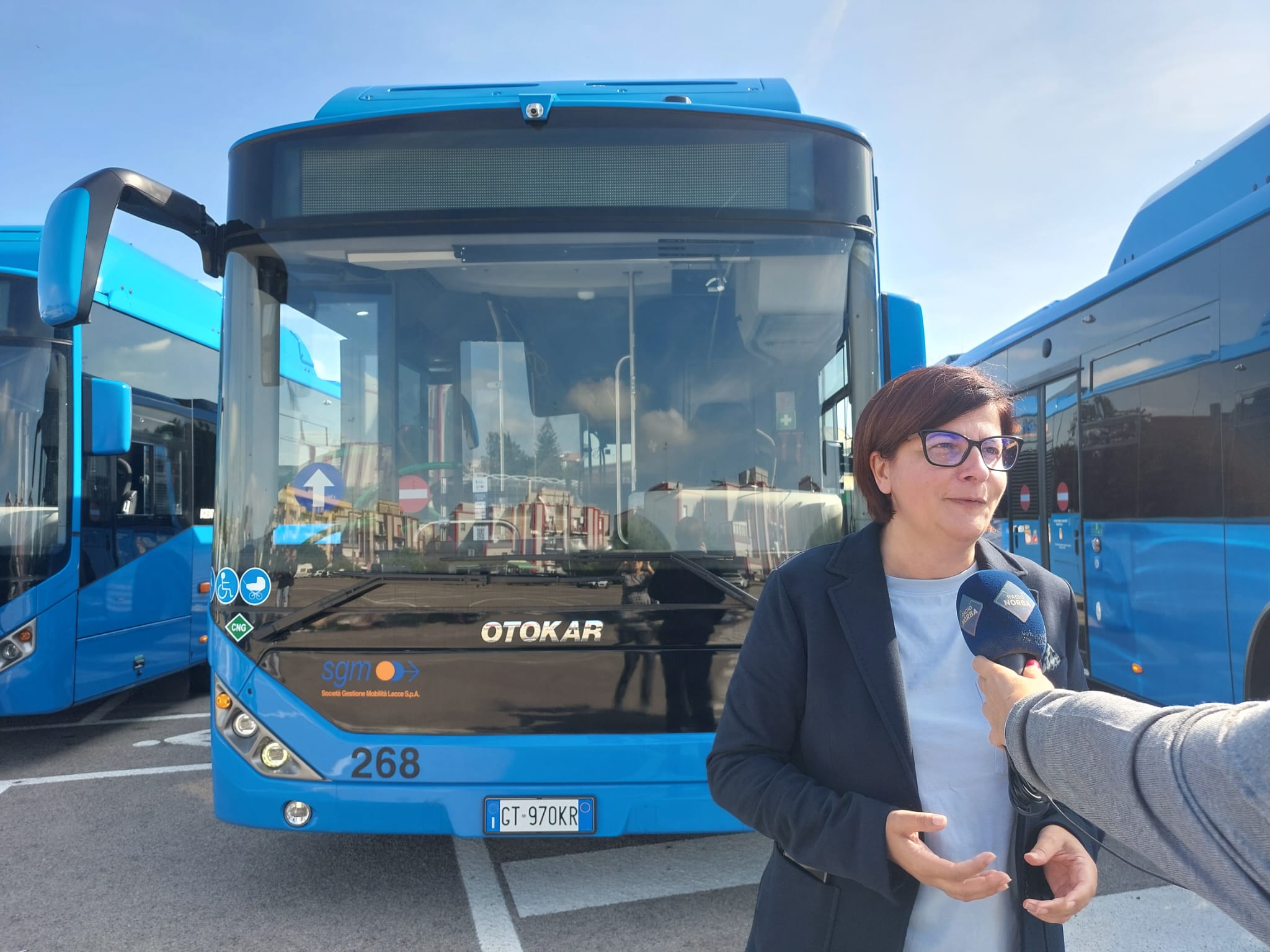 Galleria Trasporti, presentati a Lecce i 5 nuovi bus a metano acquistati dalla Regione - Diapositiva 2 di 11