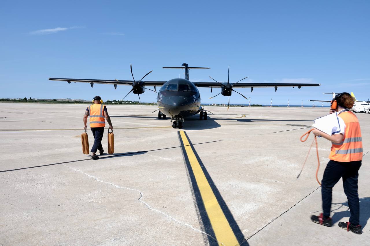Galleria Accolti all’aeroporto di Bari e presi in cura dal servizio sanitario pugliese donna ucraina accompagnata e due militari feriti - Diapositiva 1 di 13
