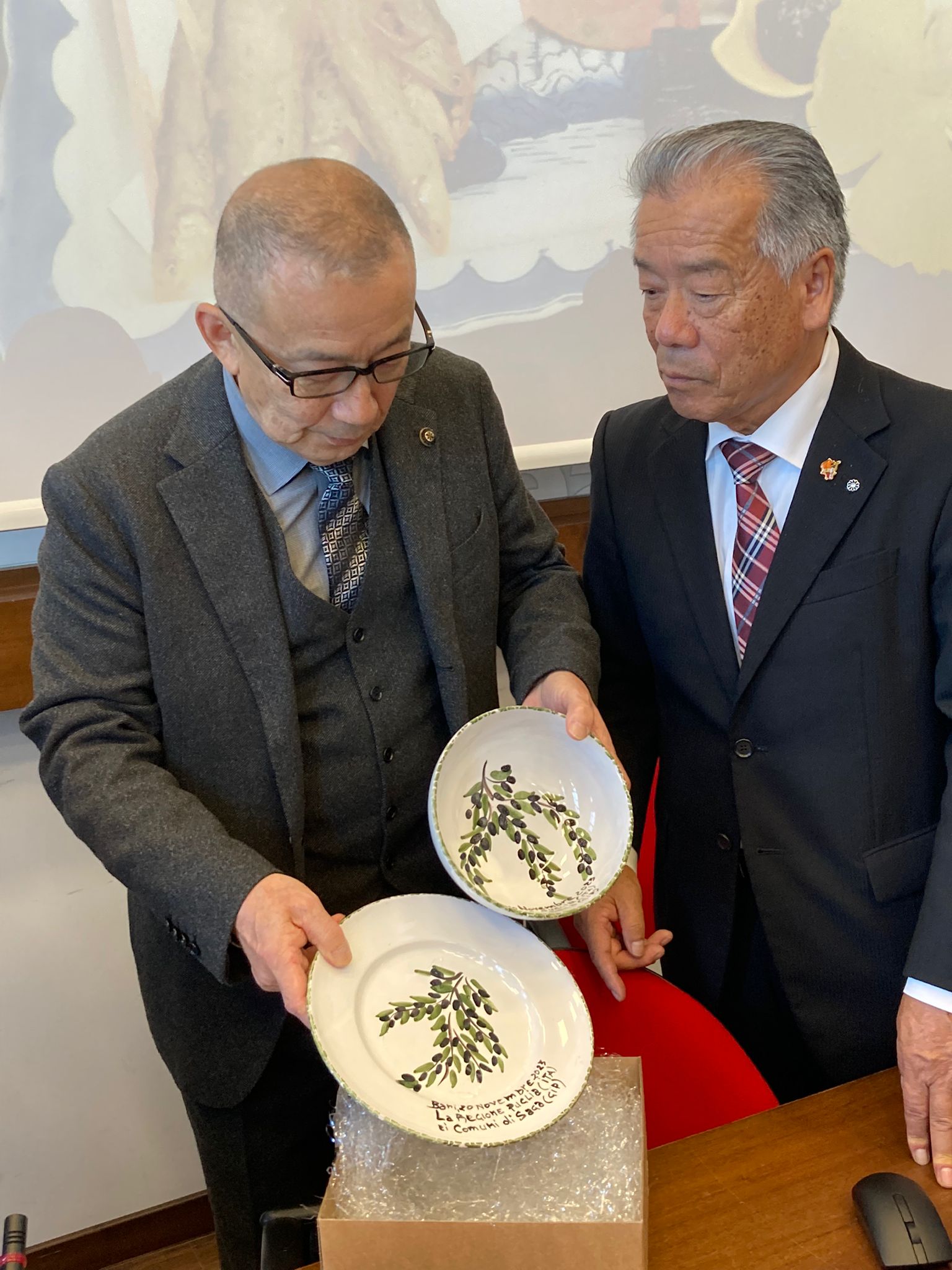 Galleria Patto di Amicizia tra Regione Puglia e la Prefettura di Saga: oggi a Bari una delegazione di 20 sindaci giapponesi per siglare un accordo di cooperazione e partenariato in ambito agricolo e agroalimentare - Diapositiva 4 di 12