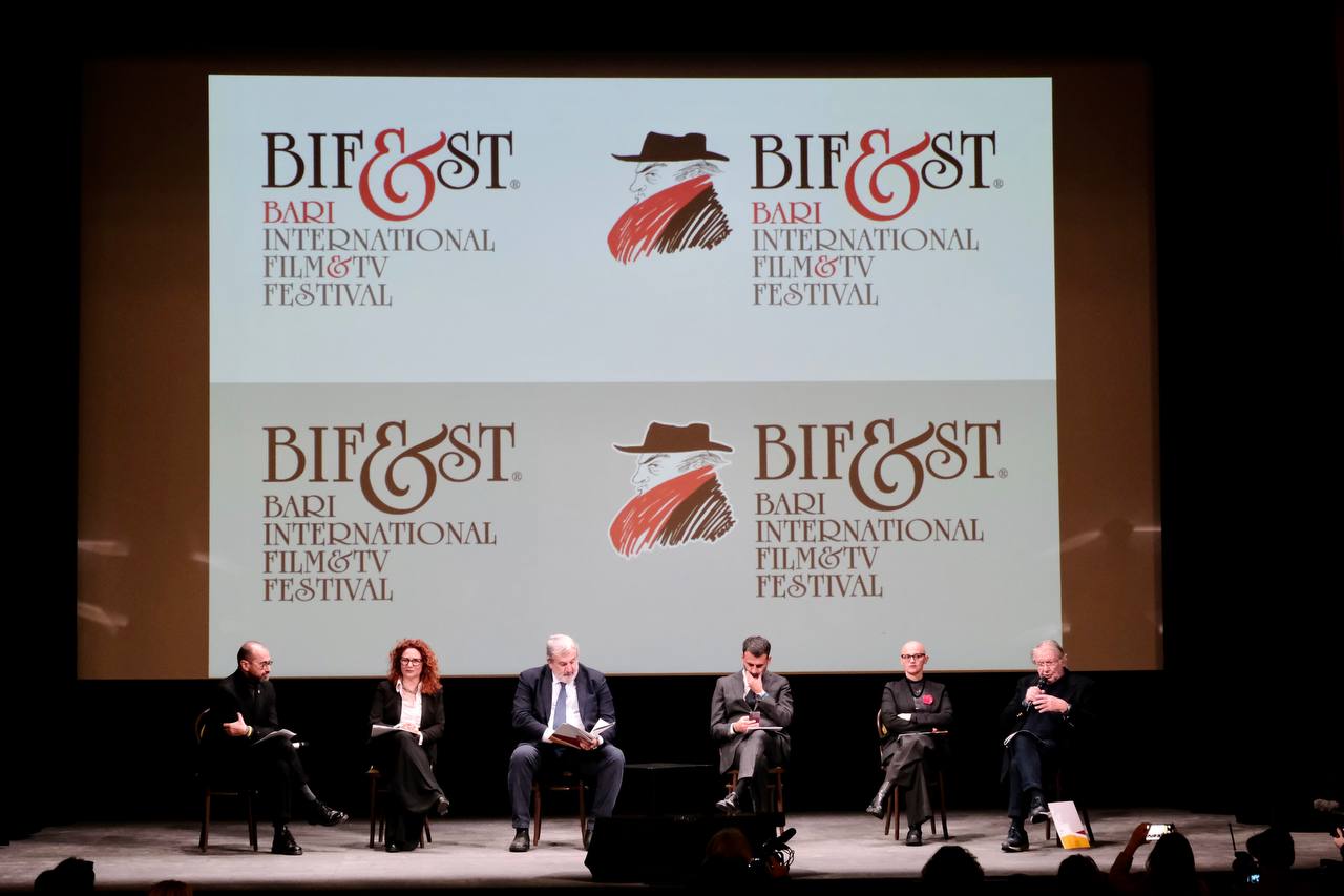 Galleria 14ESIMA EDIZIONE DEL BIFEST: “URGENTE DARE UNA DIMENSIONE ISTITUZIONALE ALLA FESTA DEL CINEMA”. - Diapositiva 3 di 8