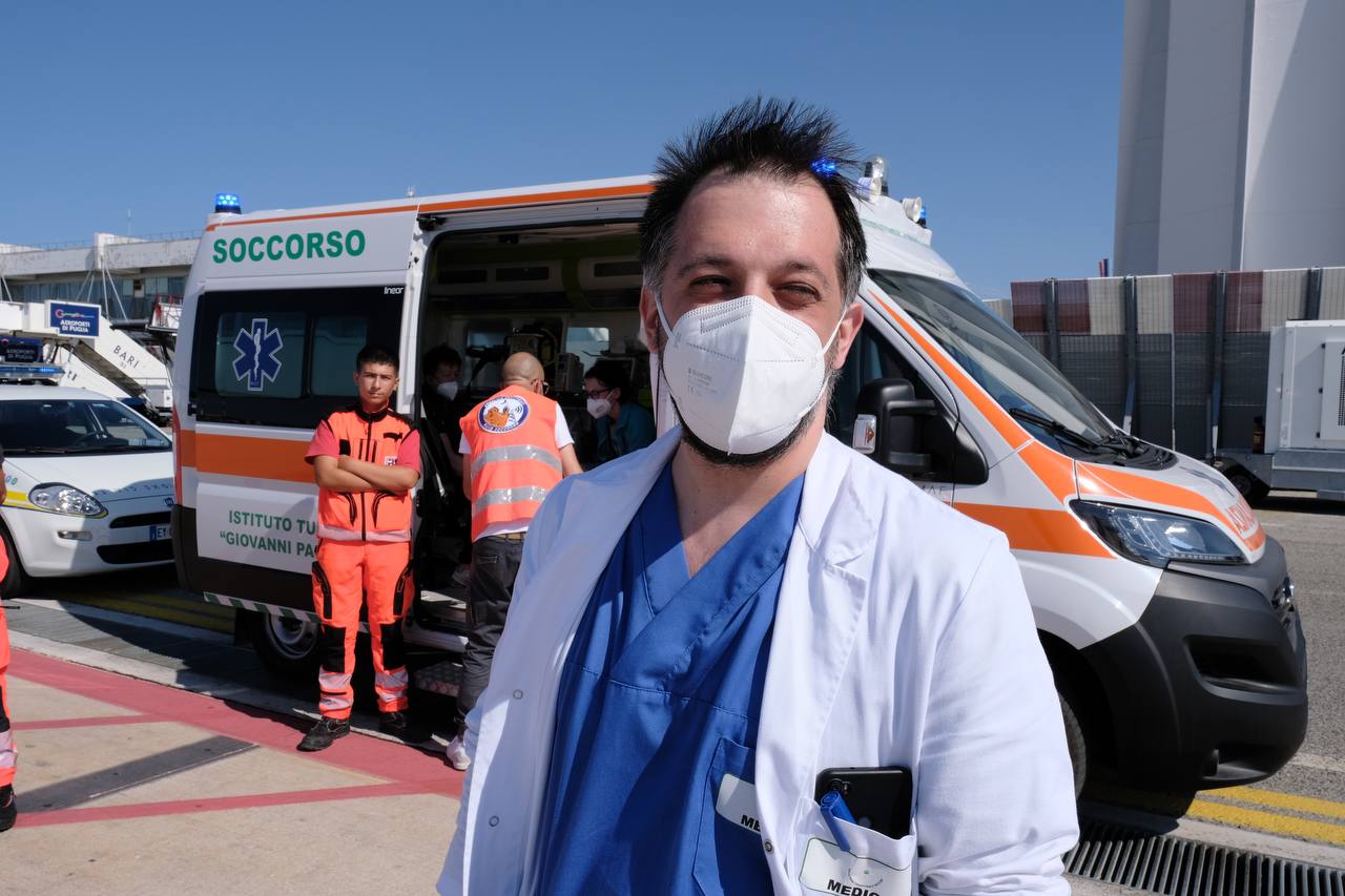 Galleria Accolti all’aeroporto di Bari e presi in cura dal servizio sanitario pugliese donna ucraina accompagnata e due militari feriti - Diapositiva 6 di 13