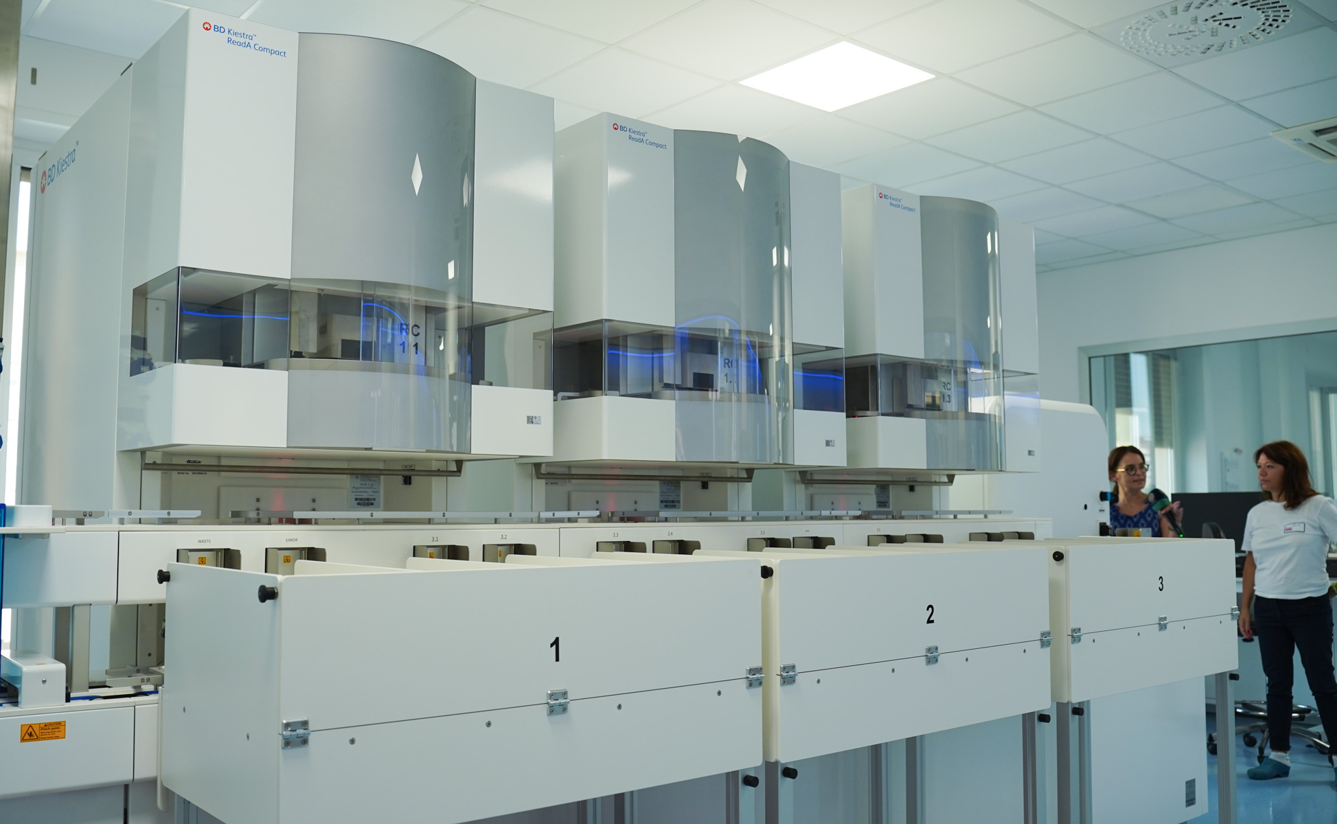 Galleria Nuovo laboratorio di Microbiologia provinciale della ASL all'ospedale Di Venere - Diapositiva 20 di 21