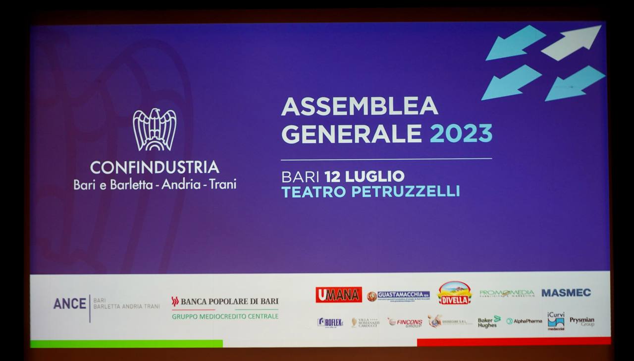 Galleria EMILIANO ALL’ASSEMBLEA GENERALE DI CONFINDUSTRIA BARI-BAT: “IL SISTEMA PUGLIA HA CONSENTITO DI RAGGIUNGERE RISULTATI TRA I MIGLIORI D’ITALIA” - Diapositiva 8 di 11