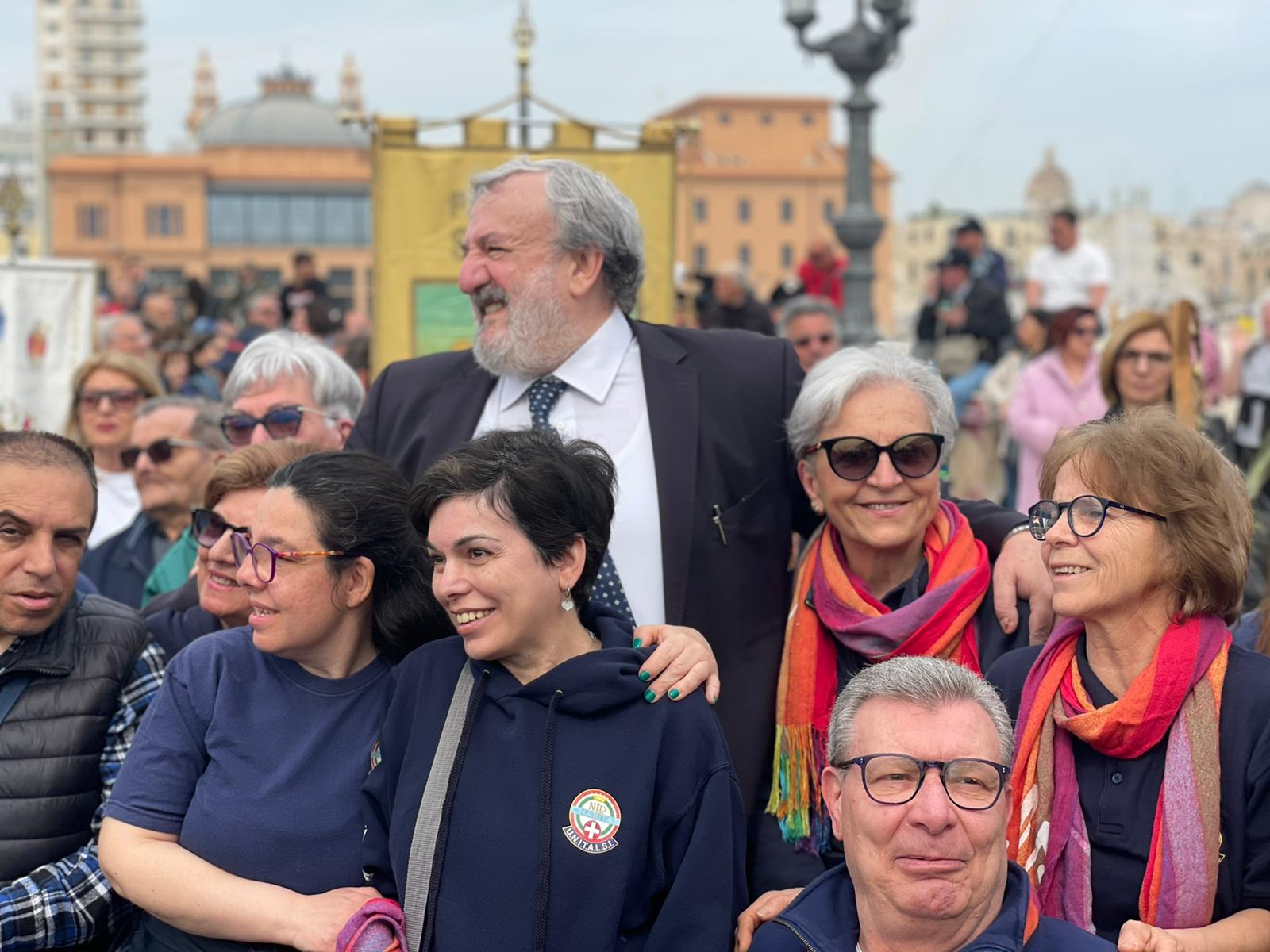 Galleria EMILIANO ALLE CELEBRAZIONI PER SAN NICOLA A BARI: “È LA FESTA IN CUI SI CELEBRA LA GRANDEZZA DELL’UMANITÀ”  - Diapositiva 4 di 14