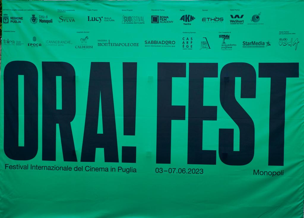 Galleria Emiliano all’ORA! FEST di Monopoli: “Ringrazio gli organizzatori di questo e di tutti i festival che si tengono in Puglia perché danno prestigio alla nostra terra” - Diapositiva 11 di 21
