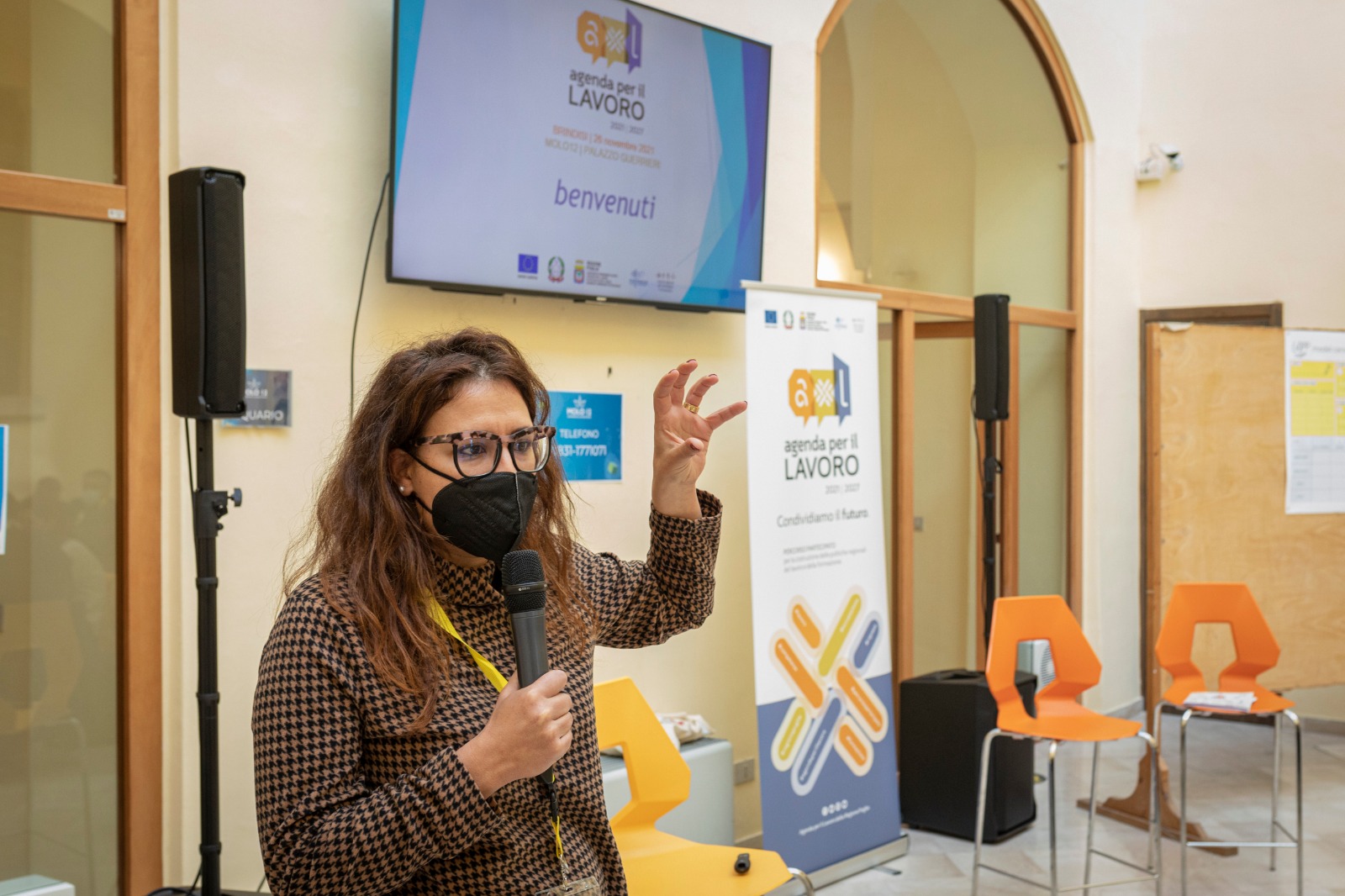 Galleria APPRODA A BRINDISI AGENDA PER IL LAVORO 2021-2027 DI REGIONE PUGLIA TERZA TAPPA NEL COWORKING SPACE MOLO 12 DI PALAZZO GUERRERI - Diapositiva 3 di 9