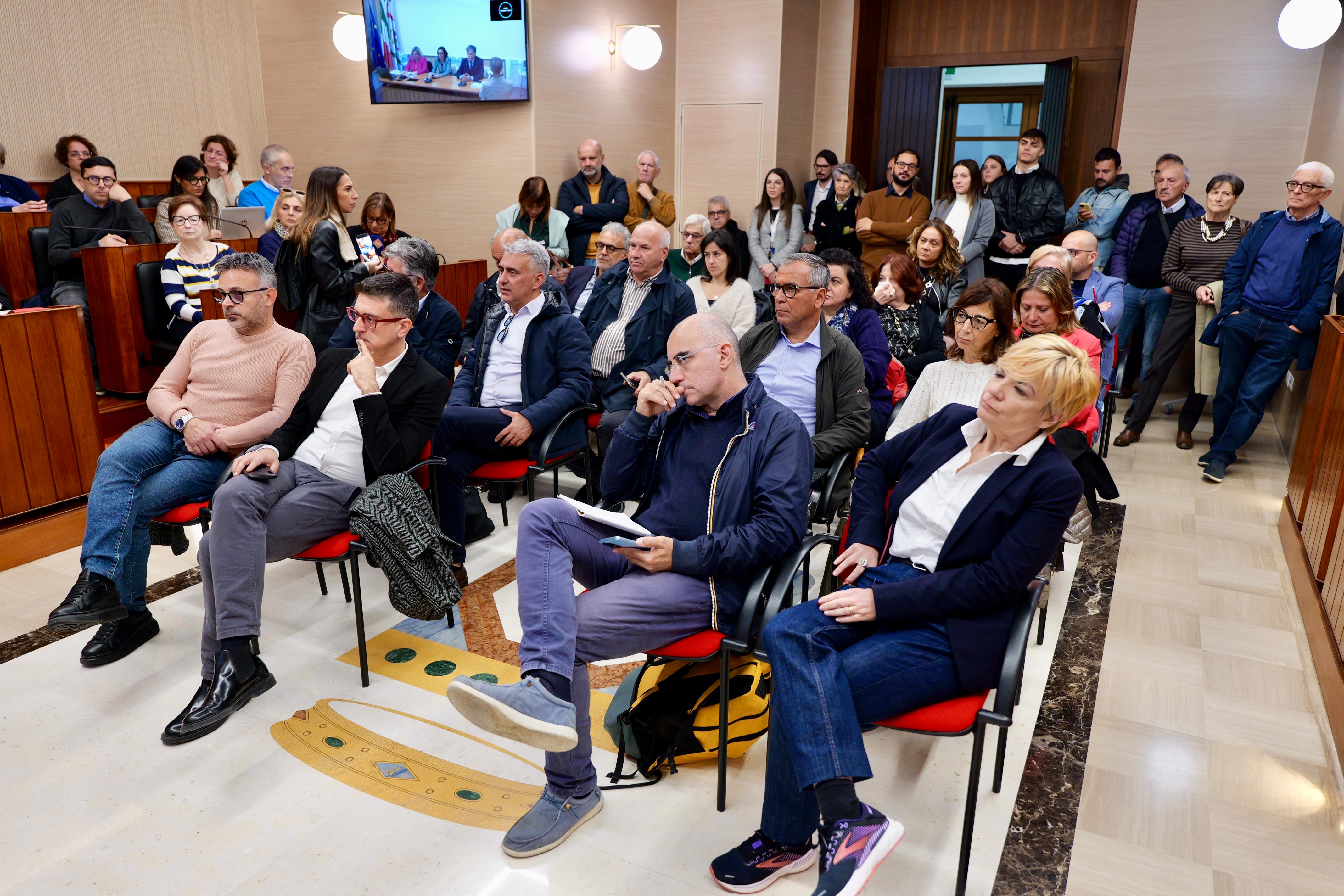 Galleria Invecchiamento attivo e buona salute: Regione Puglia e A.Re.S.S. presentano i 56 progetti finanziati - Diapositiva 5 di 9