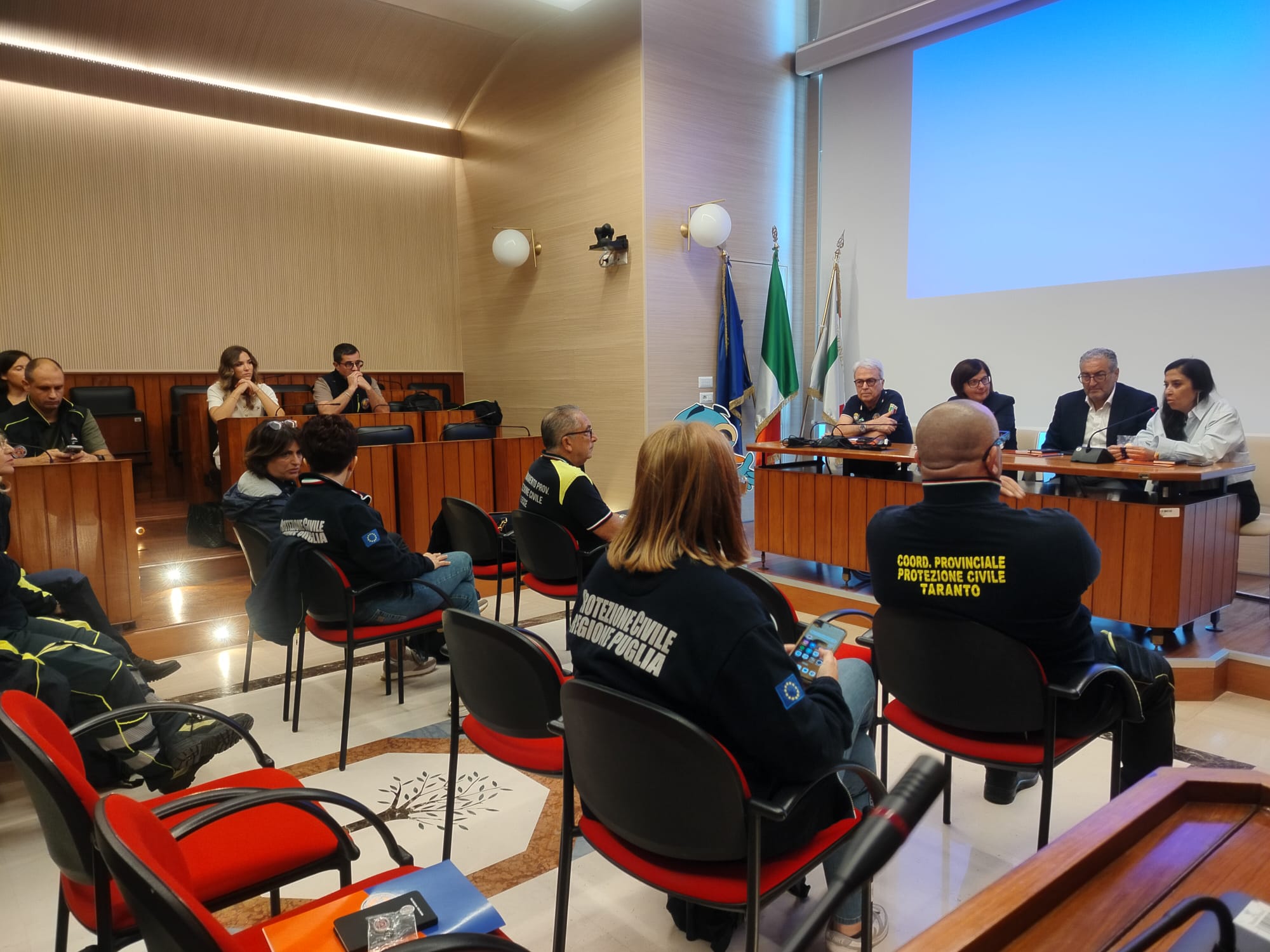 Galleria Protezione civile, chiuso il progetto Interreg HANDY di cooperazione attiva tra i sistemi di Protezione civile di Italia e Croazia e presentata la campagna di sensibilizzazione rivolta ai più giovani con la mascotte Picci - Diapositiva 1 di 10