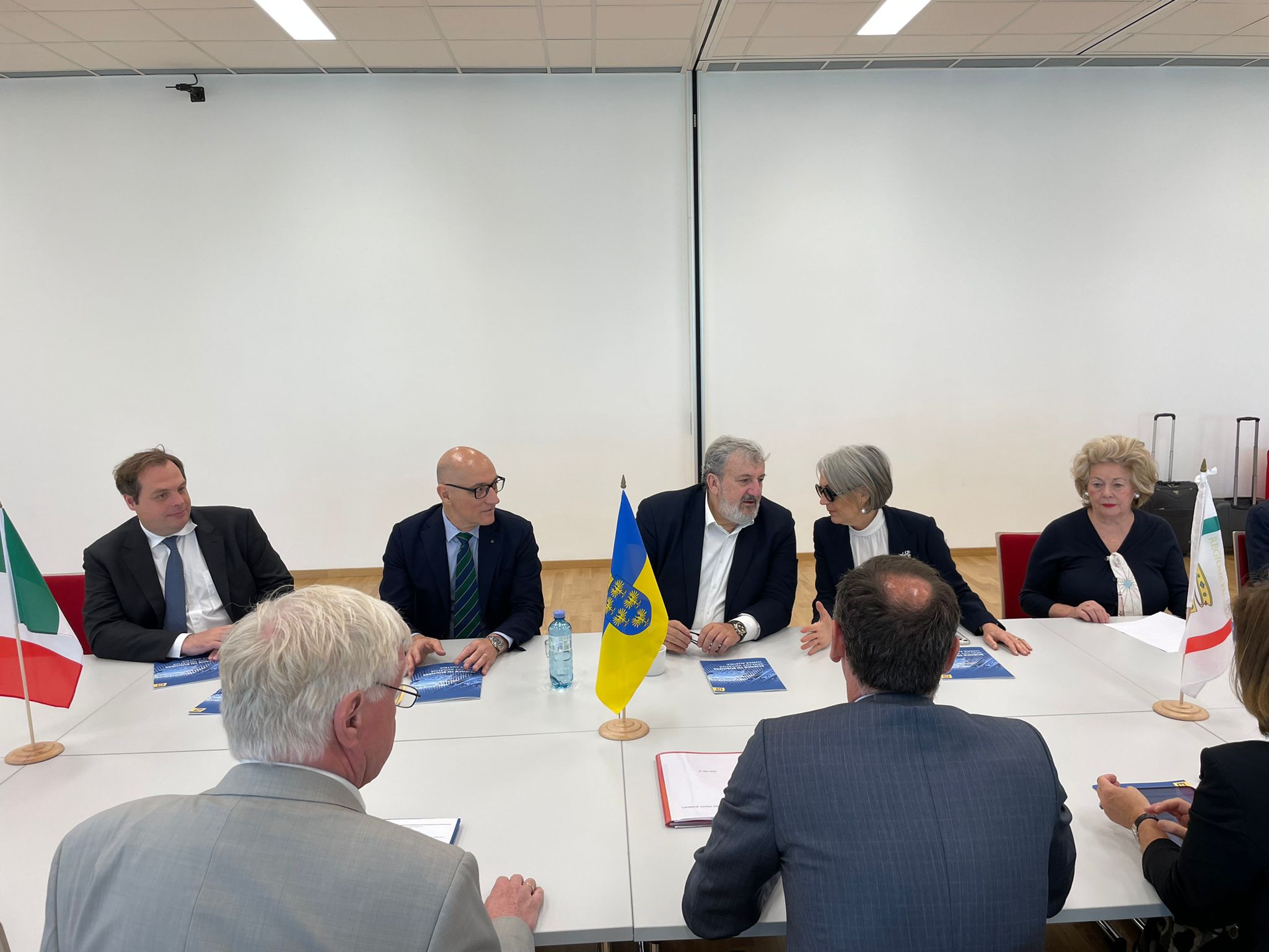 Galleria La Regione Puglia a Vienna: l'incontro con il Governo della Bassa Austria e sottoscrizione dell'accordo tra Università di Bari e la Danube Private University - Diapositiva 10 di 11