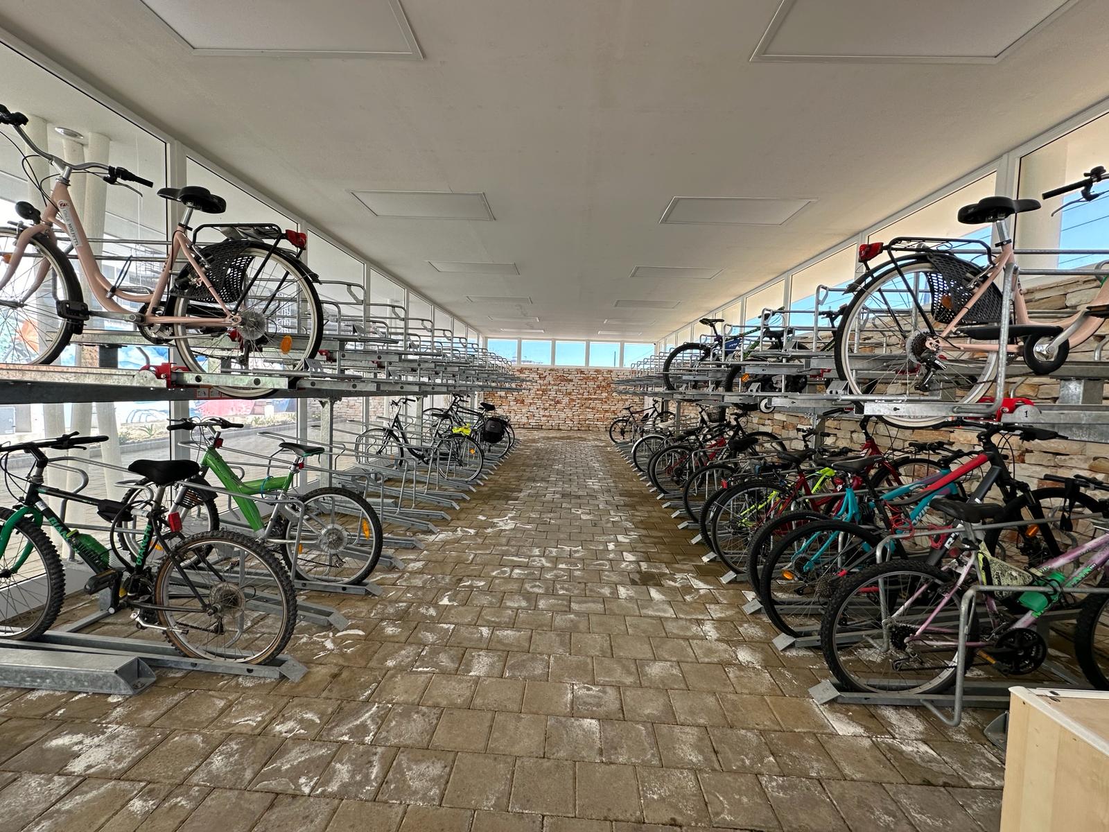 Galleria Mobilità sostenibile, Maurodinoia inaugura il nuovo servizio di bike sharing di Molfetta finanziato dalla Regione - Diapositiva 2 di 4
