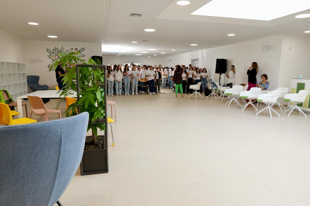 Galleria L’assessore Leo all’inaugurazione della nuova scuola innovativa ed ecosostenibile a Bitetto - Diapositiva 14 di 22