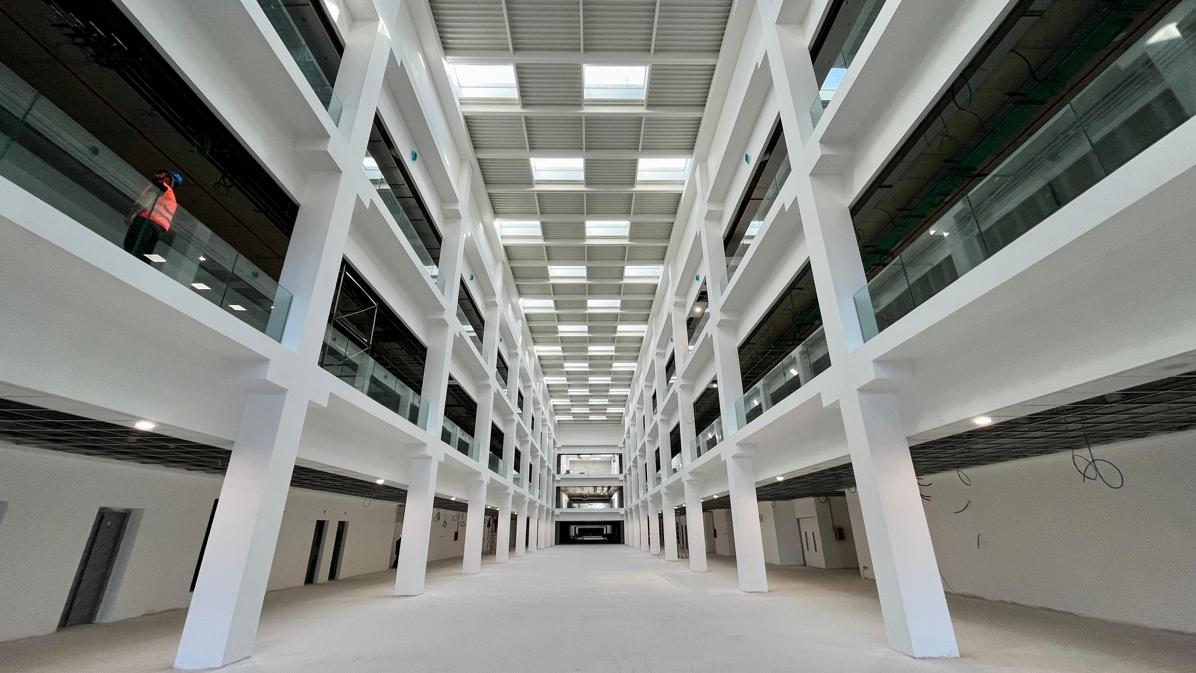 Galleria EMILIANO PRESIEDE LA CABINA DI REGIA SUL NUOVO OSPEDALE SAN CATALDO  A TARANTO: “SARÀ UNA STRUTTURA UNICA IN ITALIA” - Diapositiva 12 di 12