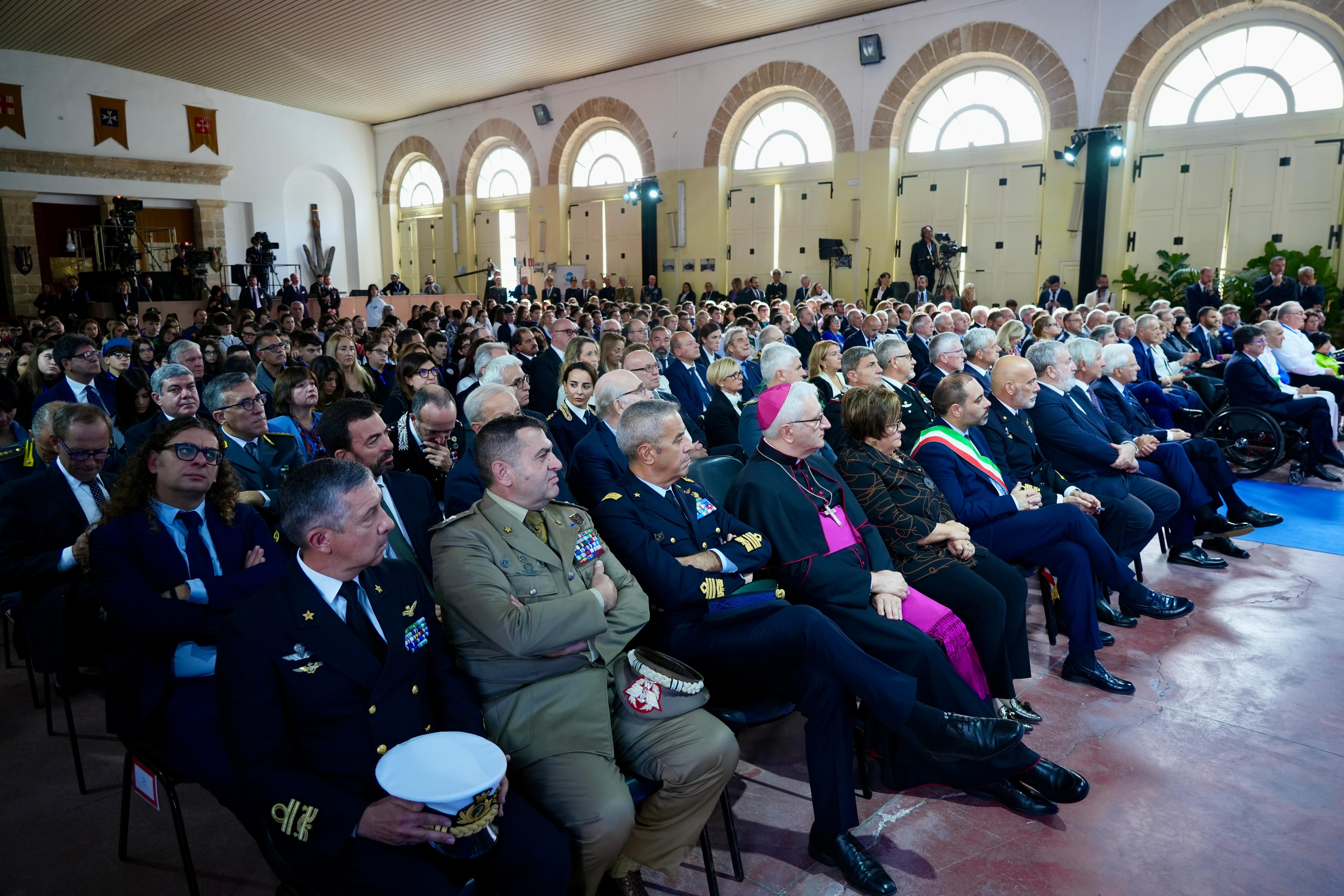 Galleria Il presidente Emiliano a Taranto, all’inaugurazione del Festival della Cultura Paralimipica - Diapositiva 8 di 10