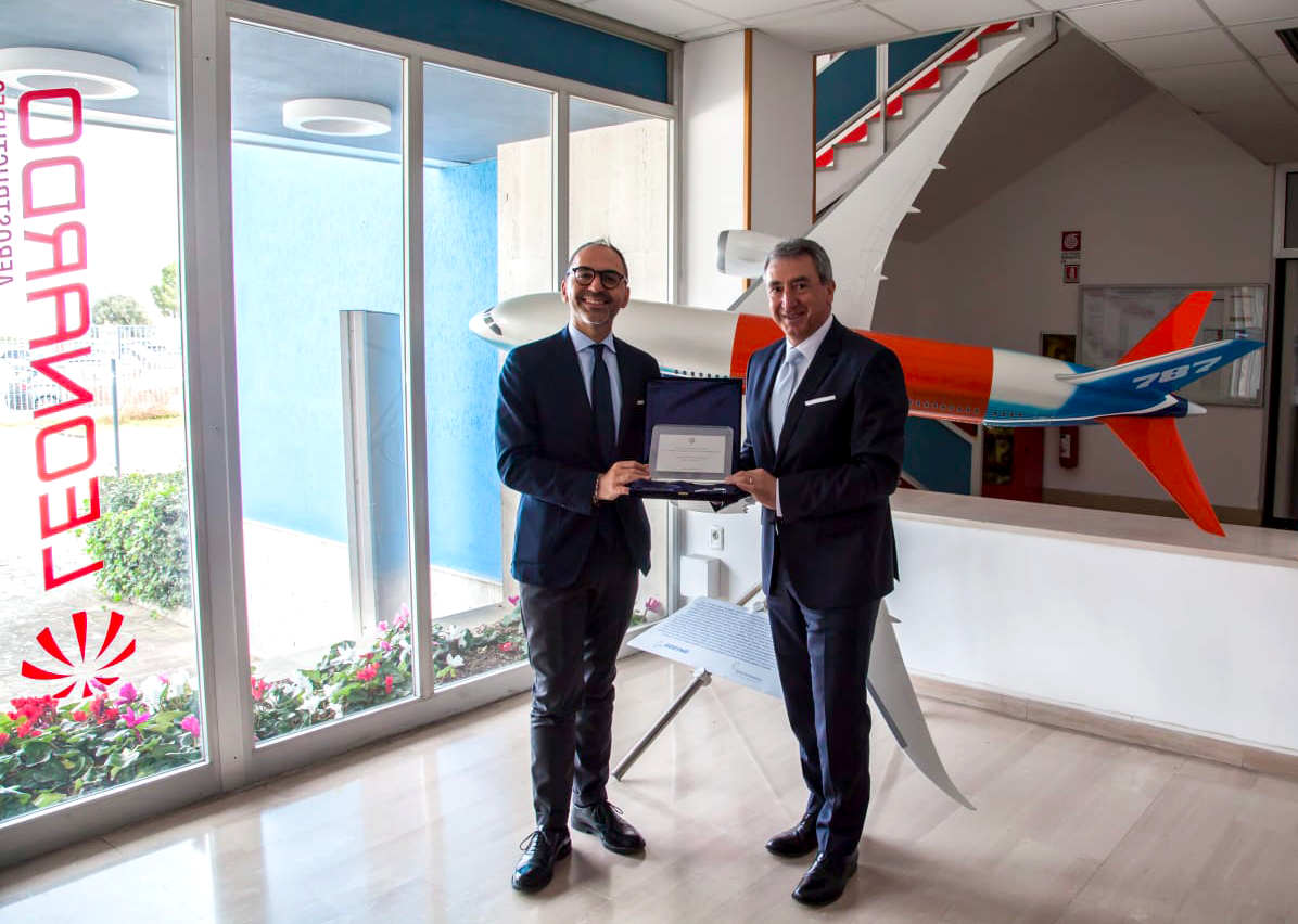 Galleria Vicepresidente Piemontese visita stabilimento Leonardo di Foggia - Diapositiva 3 di 4