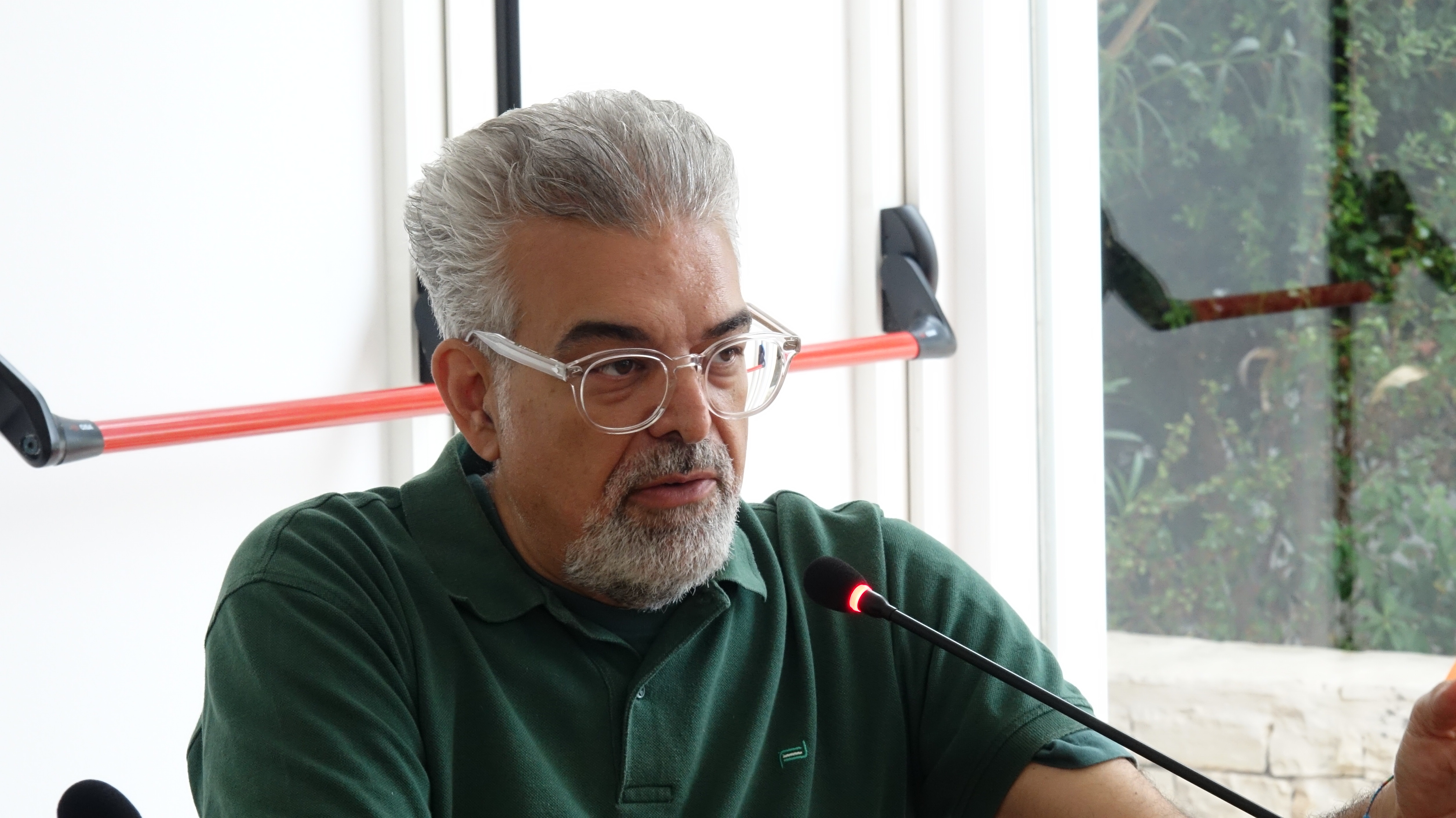 Galleria Presentata in Fiera del Levante la campagna di sensibilizzazione della Regione Puglia sul risparmio delle risorse idriche con il divulgatore e docente di fisica Vincenzo Schettini - Diapositiva 1 di 8