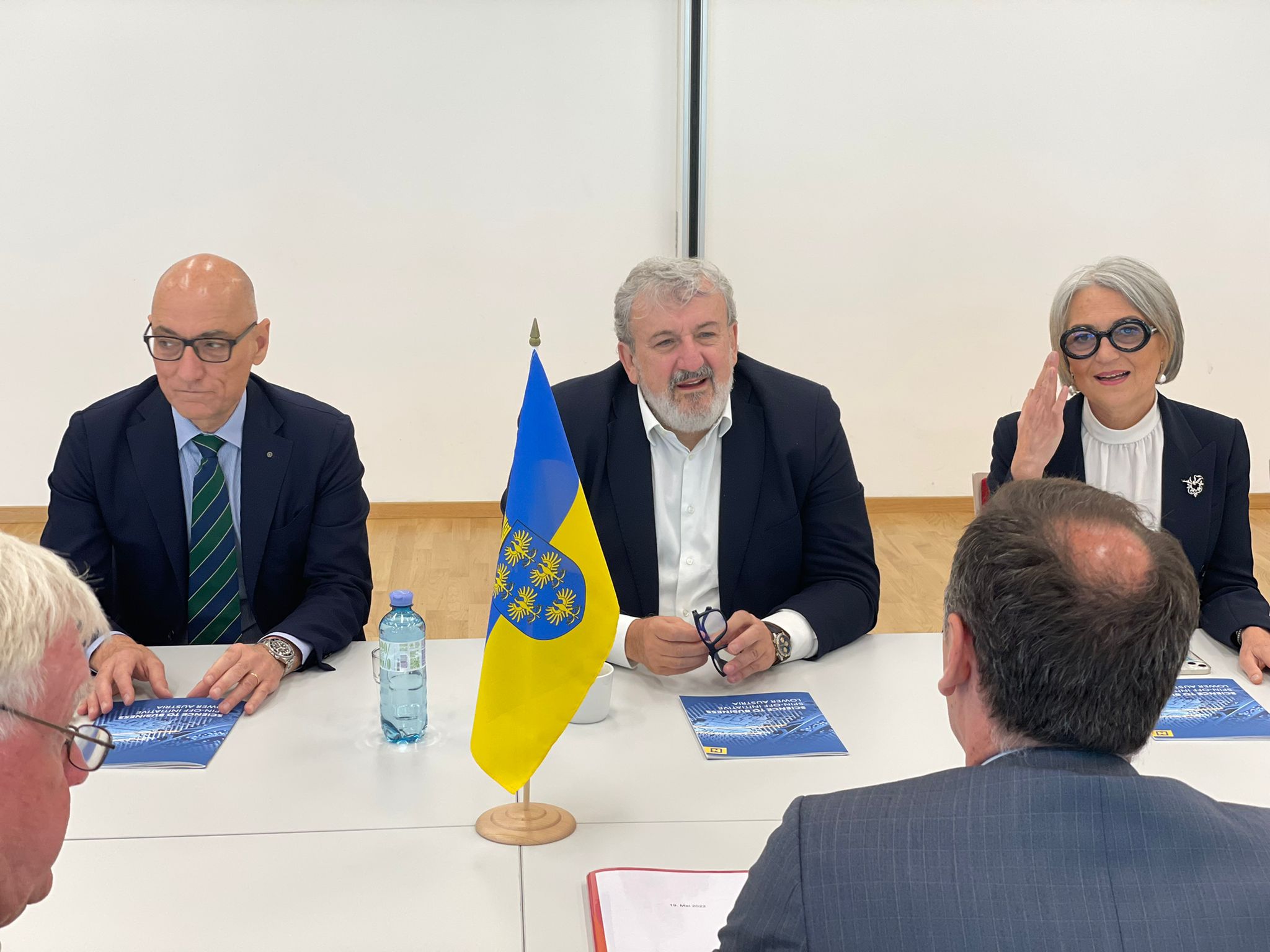 Galleria La Regione Puglia a Vienna: l'incontro con il Governo della Bassa Austria e sottoscrizione dell'accordo tra Università di Bari e la Danube Private University - Diapositiva 9 di 11