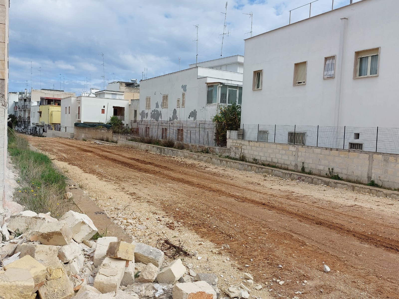 Galleria Maurodinoia, sopralluogo con FSE e sindaco di Triggiano sul cantiere dell’interramento dei binari ferroviari - Diapositiva 8 di 11